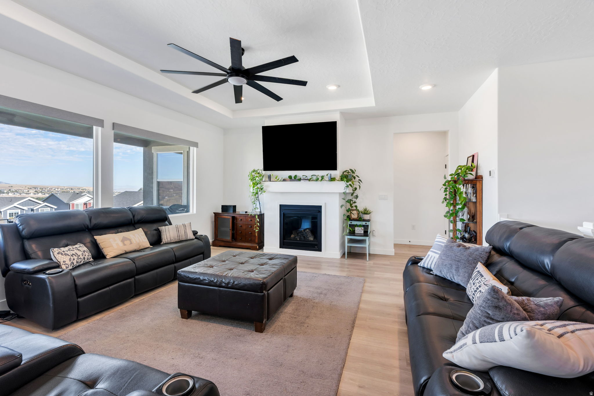 FOOTHILL VILLAGE - Residential