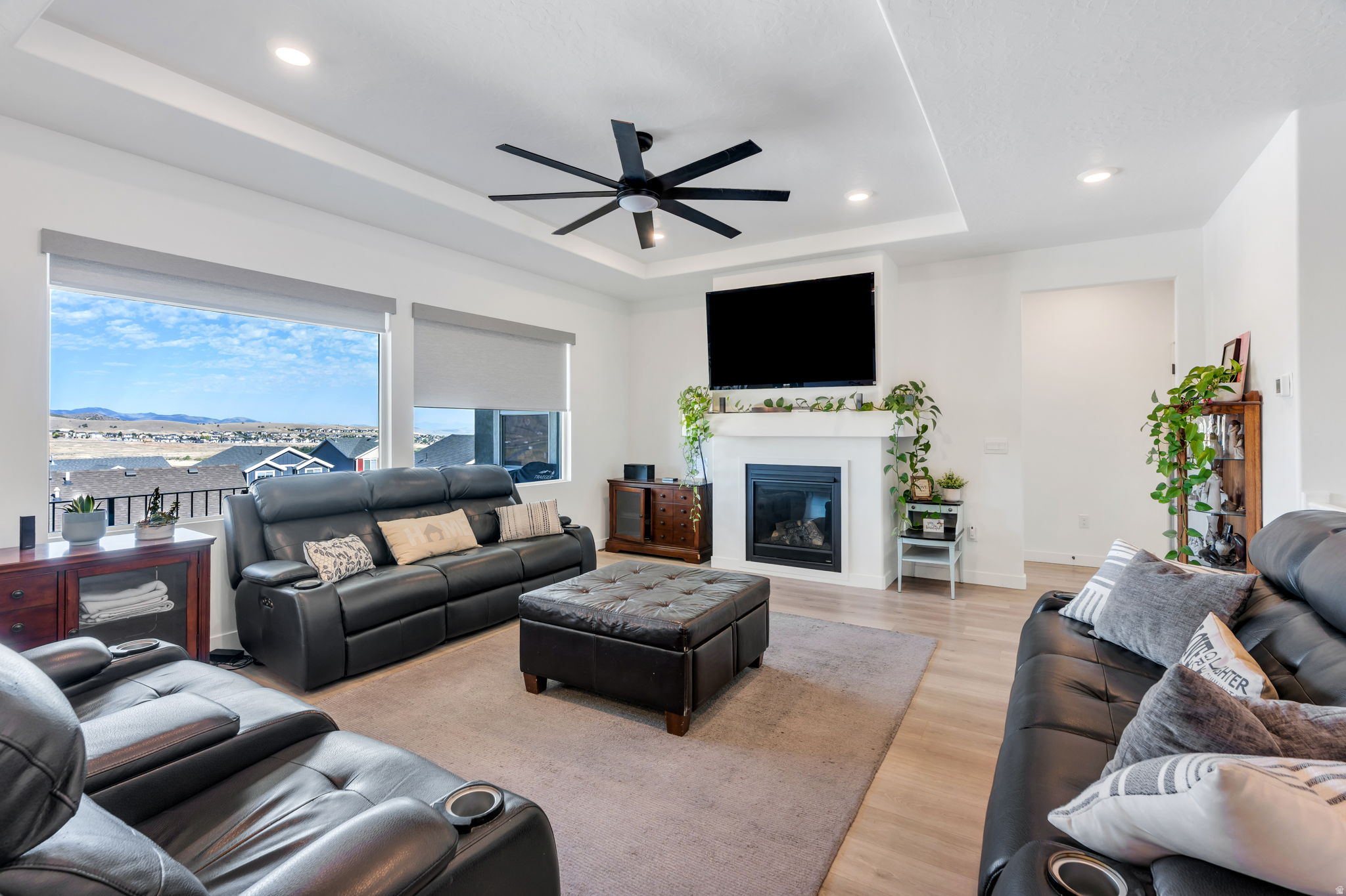 FOOTHILL VILLAGE - Residential