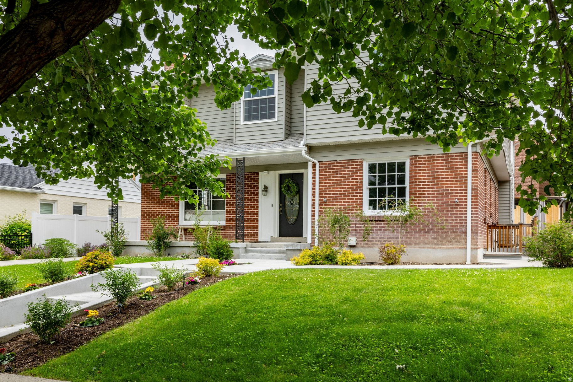 YALECREST - Residential