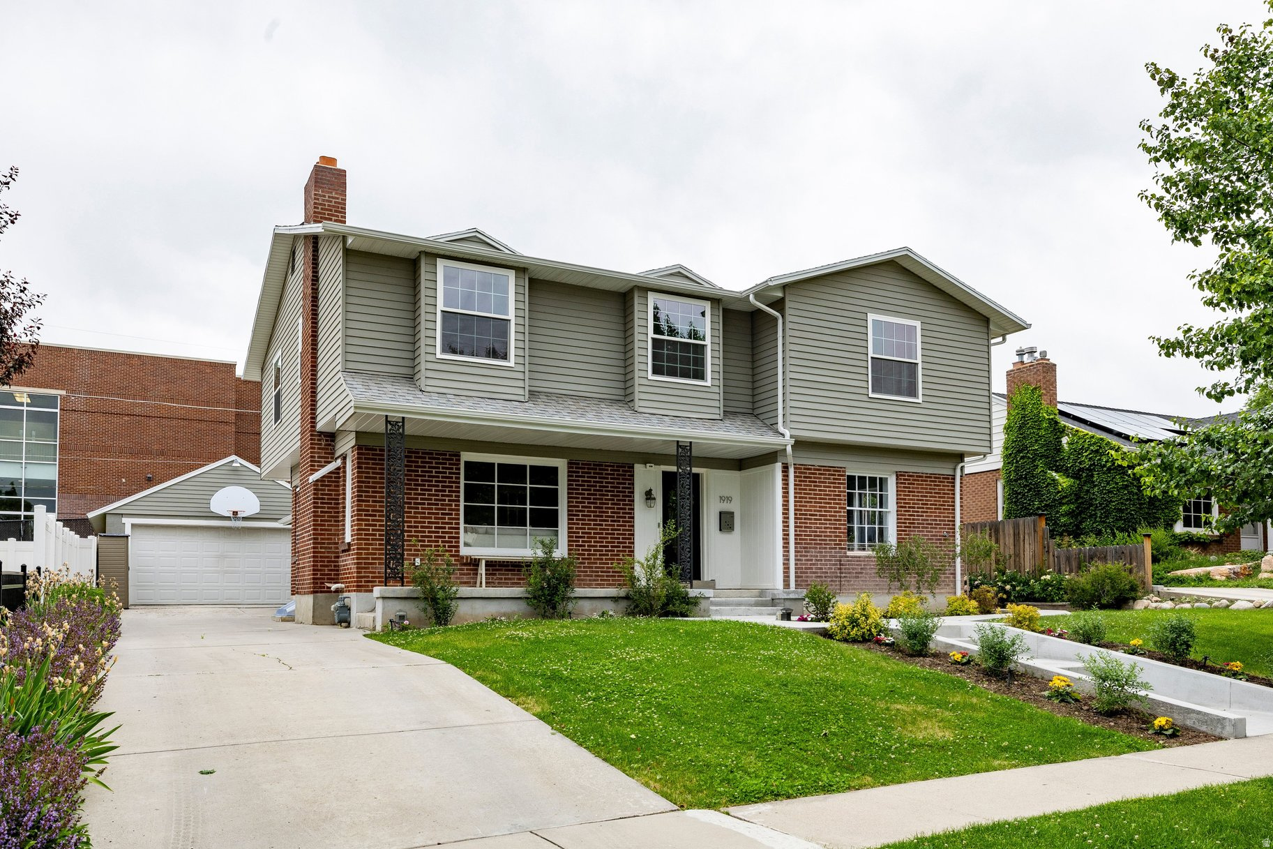 YALECREST - Residential