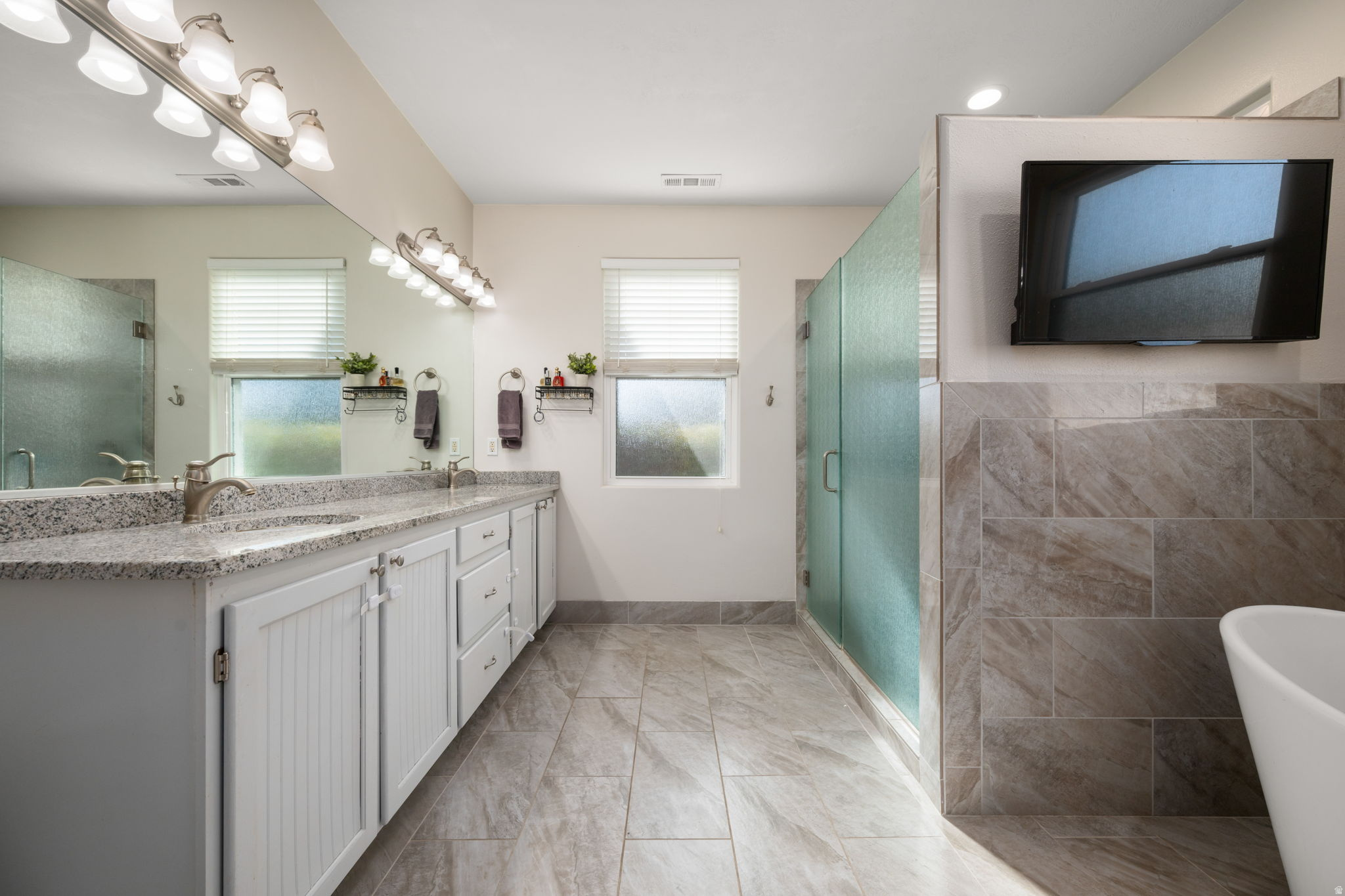 PINE VIEW EST 2 - Residential
