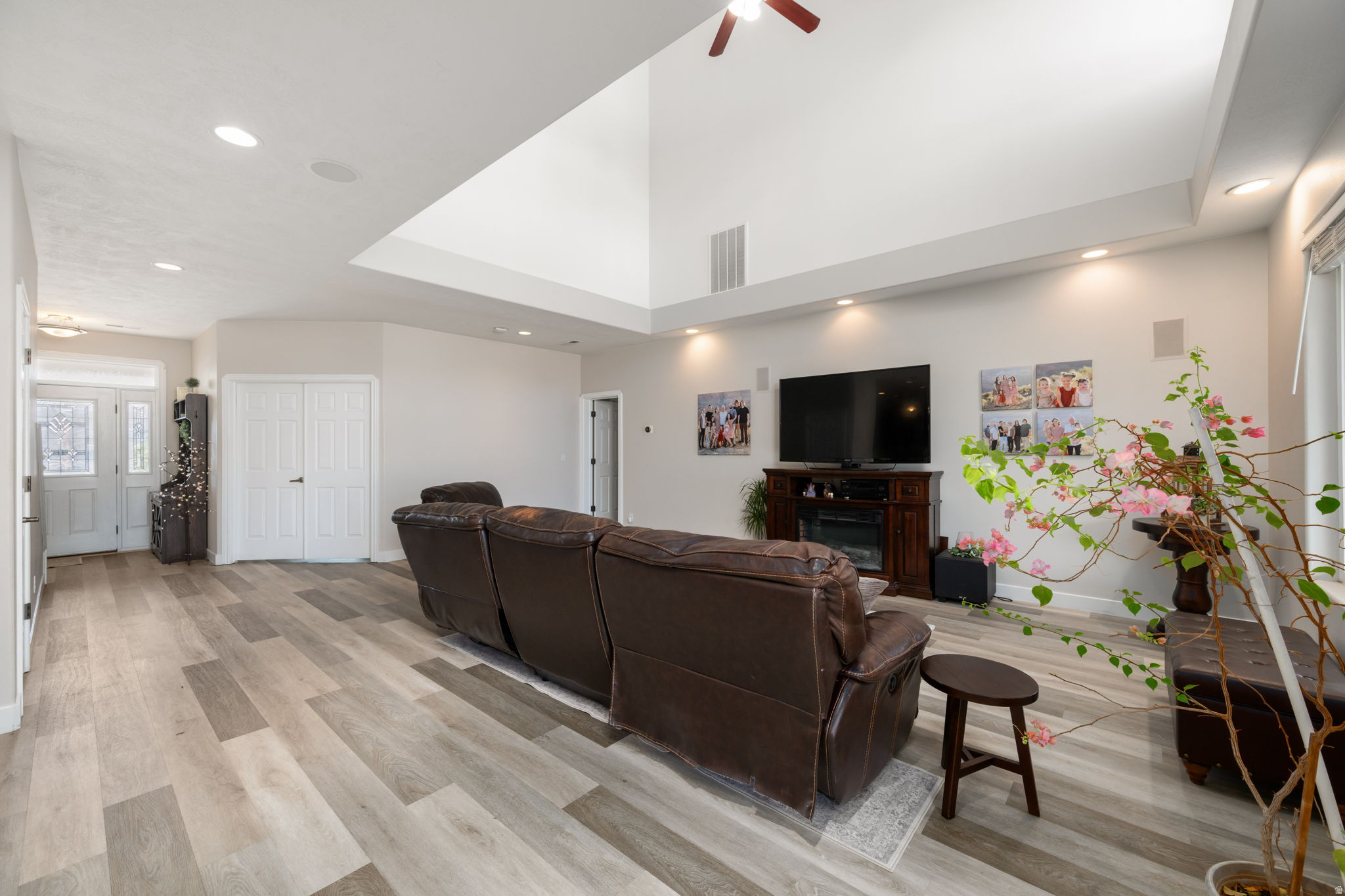 PINE VIEW EST 2 - Residential