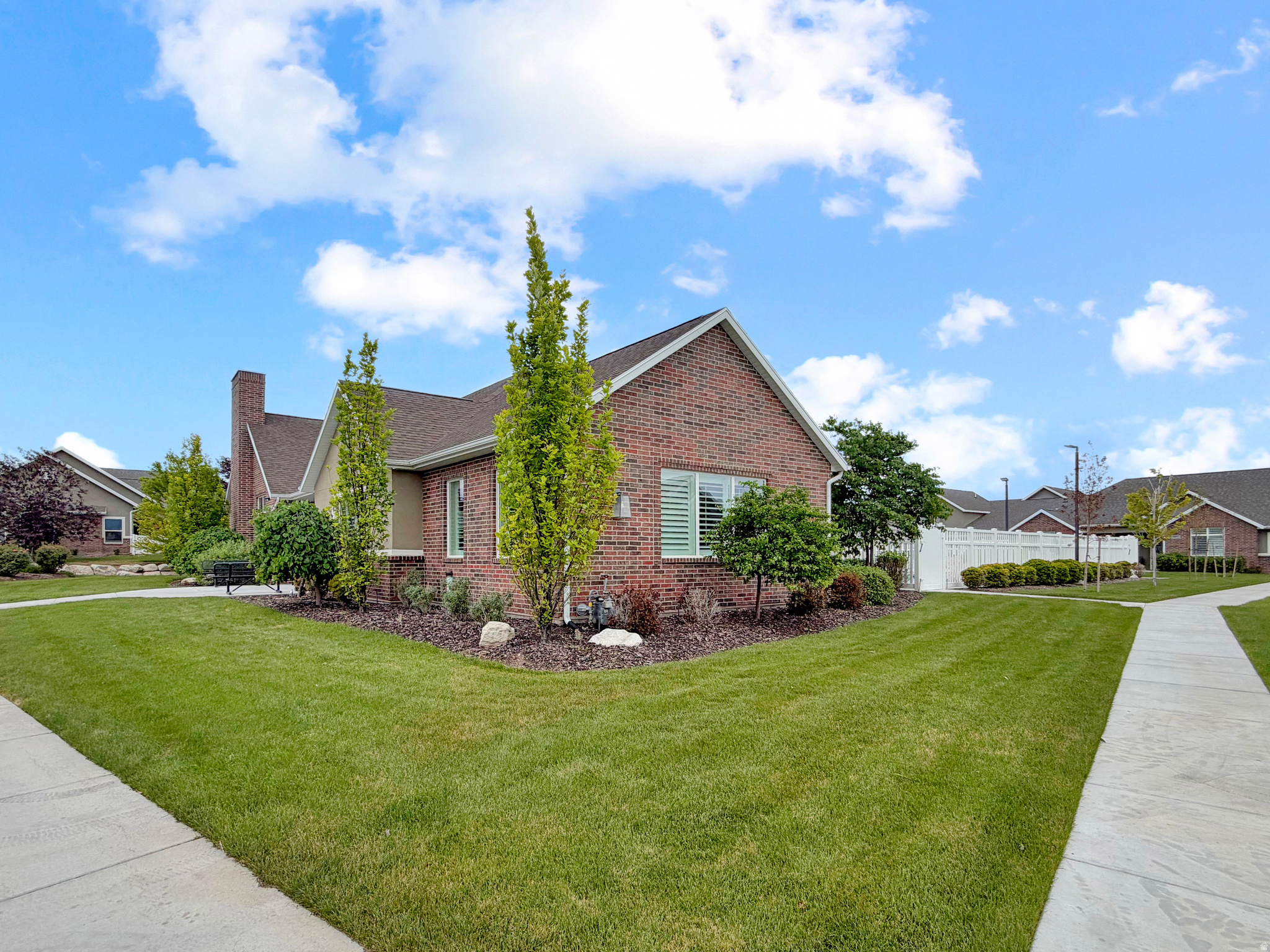 MIDAS CREEK VILLAS - Residential