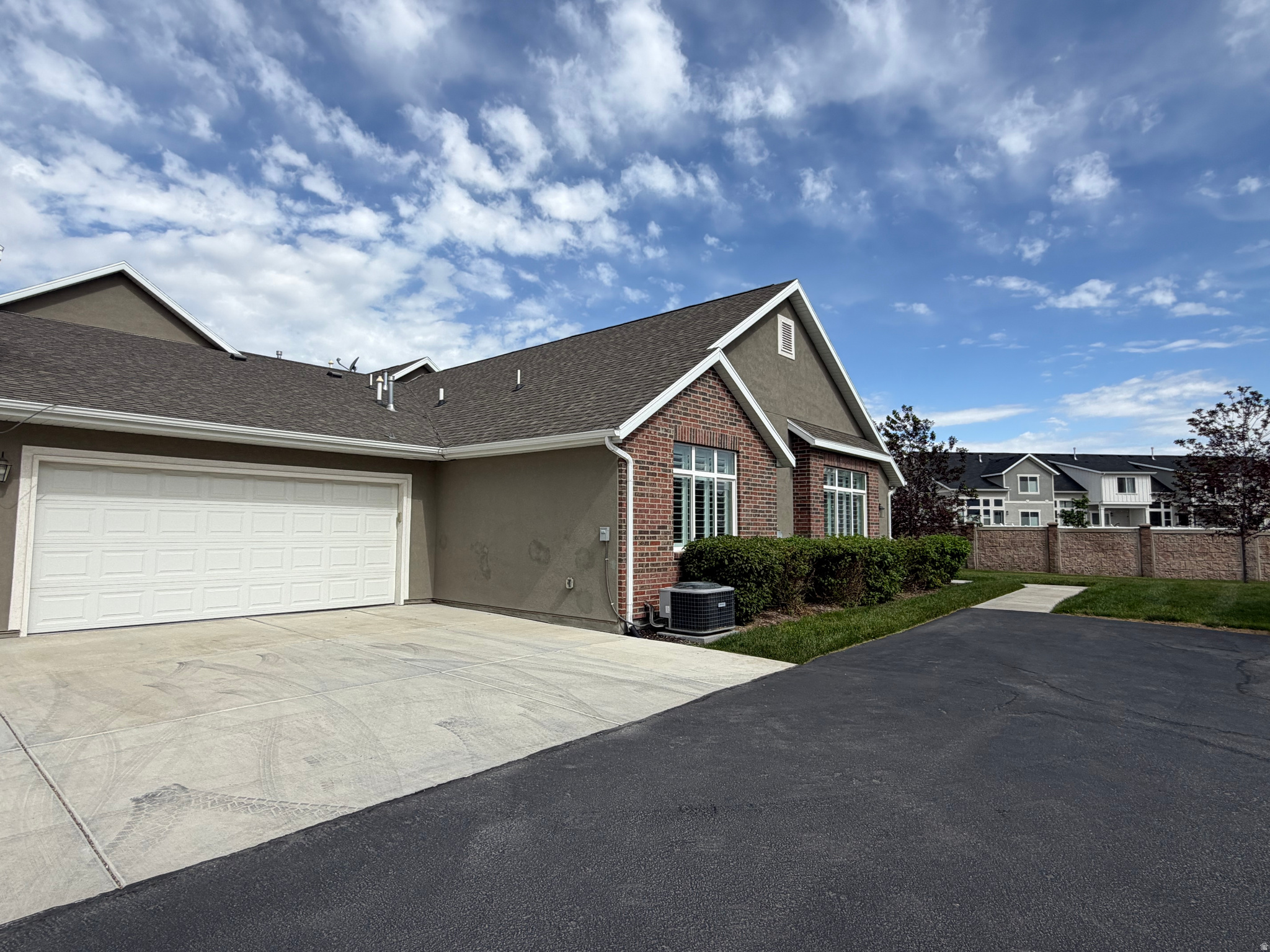 MIDAS CREEK VILLAS - Residential