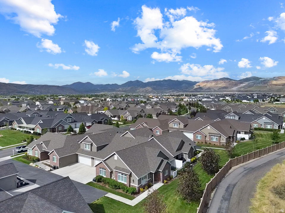 MIDAS CREEK VILLAS - Residential