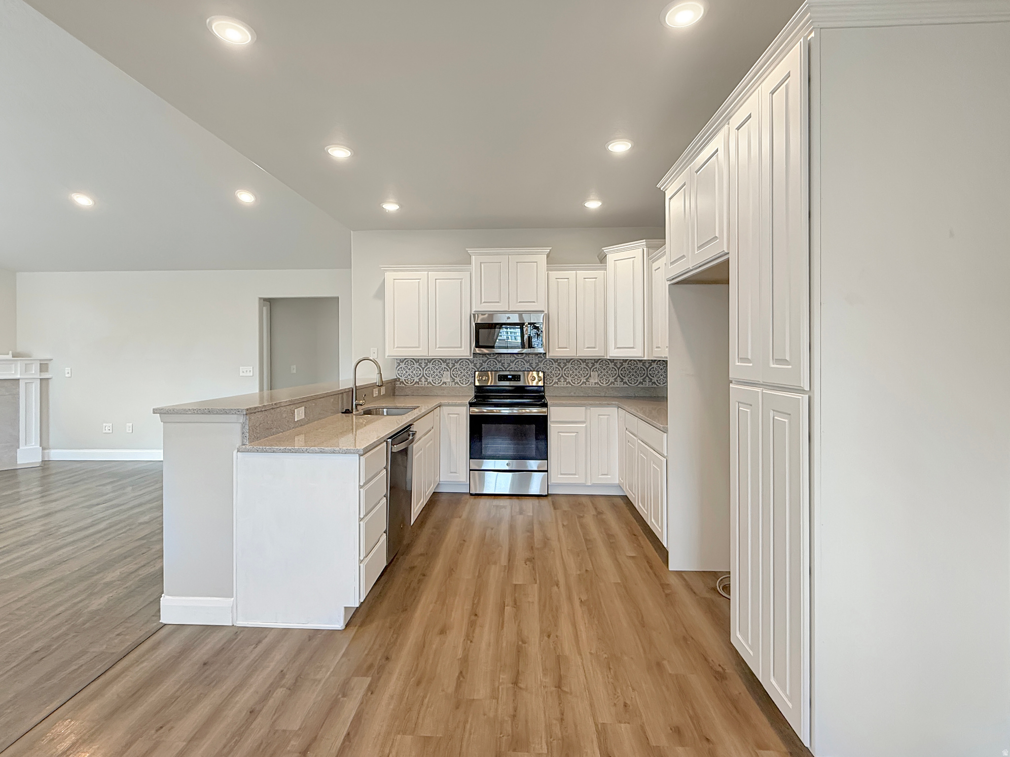 MIDAS CREEK VILLAS - Residential