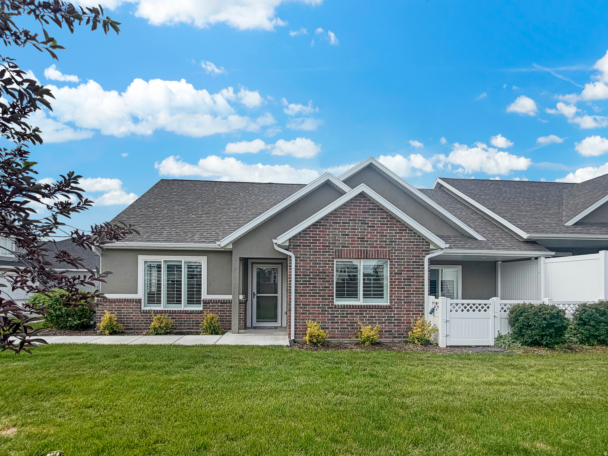 MIDAS CREEK VILLAS - Residential