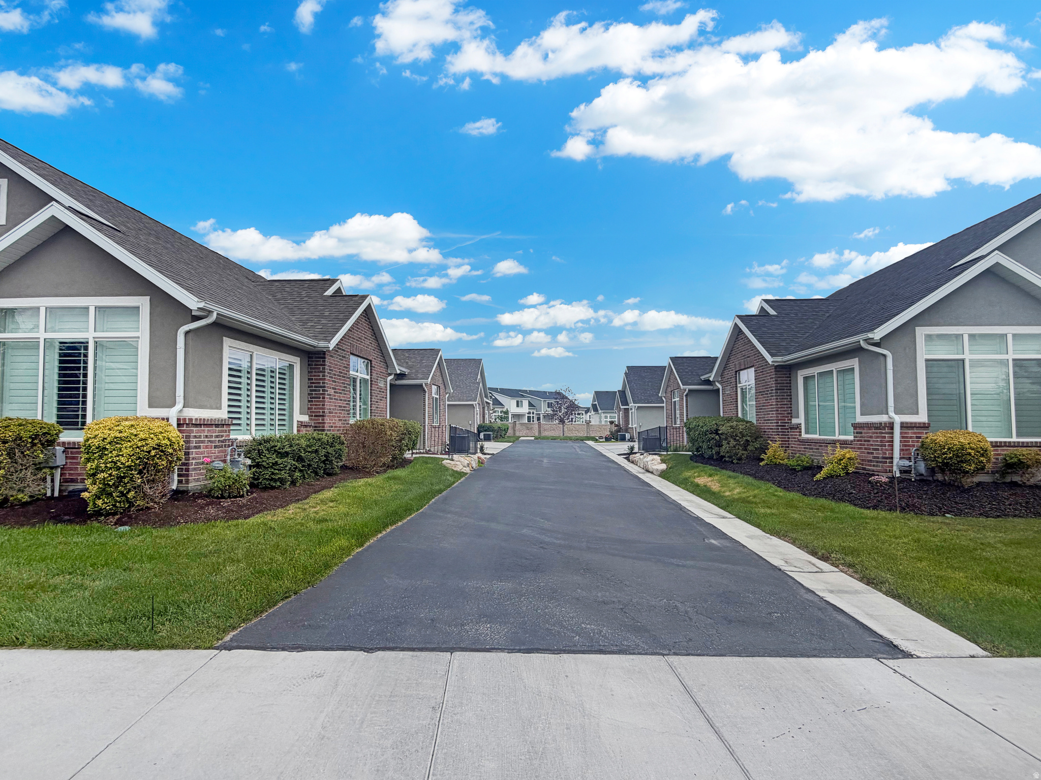 MIDAS CREEK VILLAS - Residential