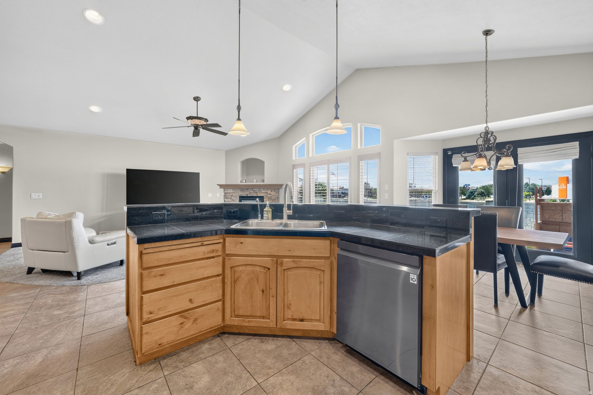 LUCAS DELL - Residential