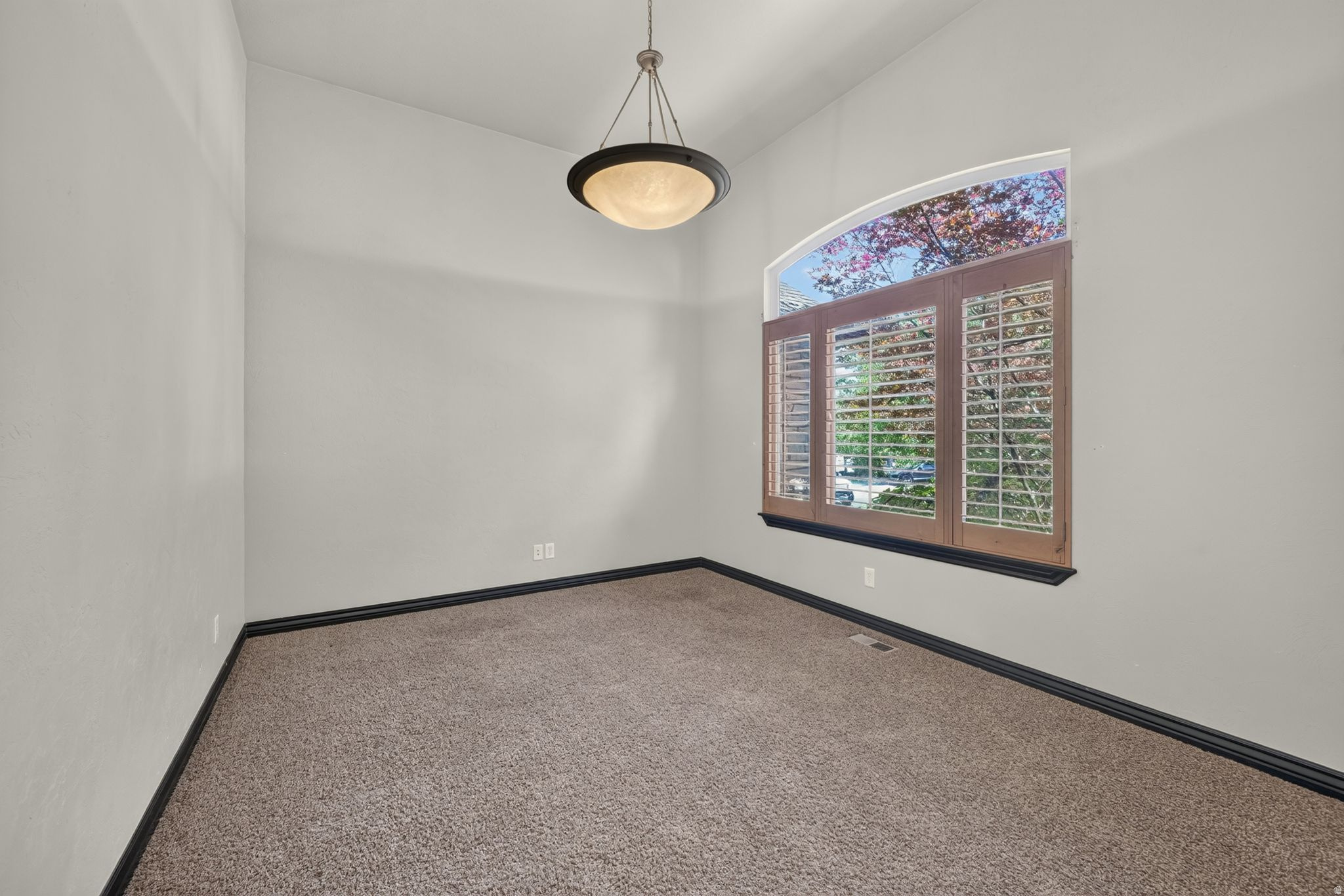 LUCAS DELL - Residential