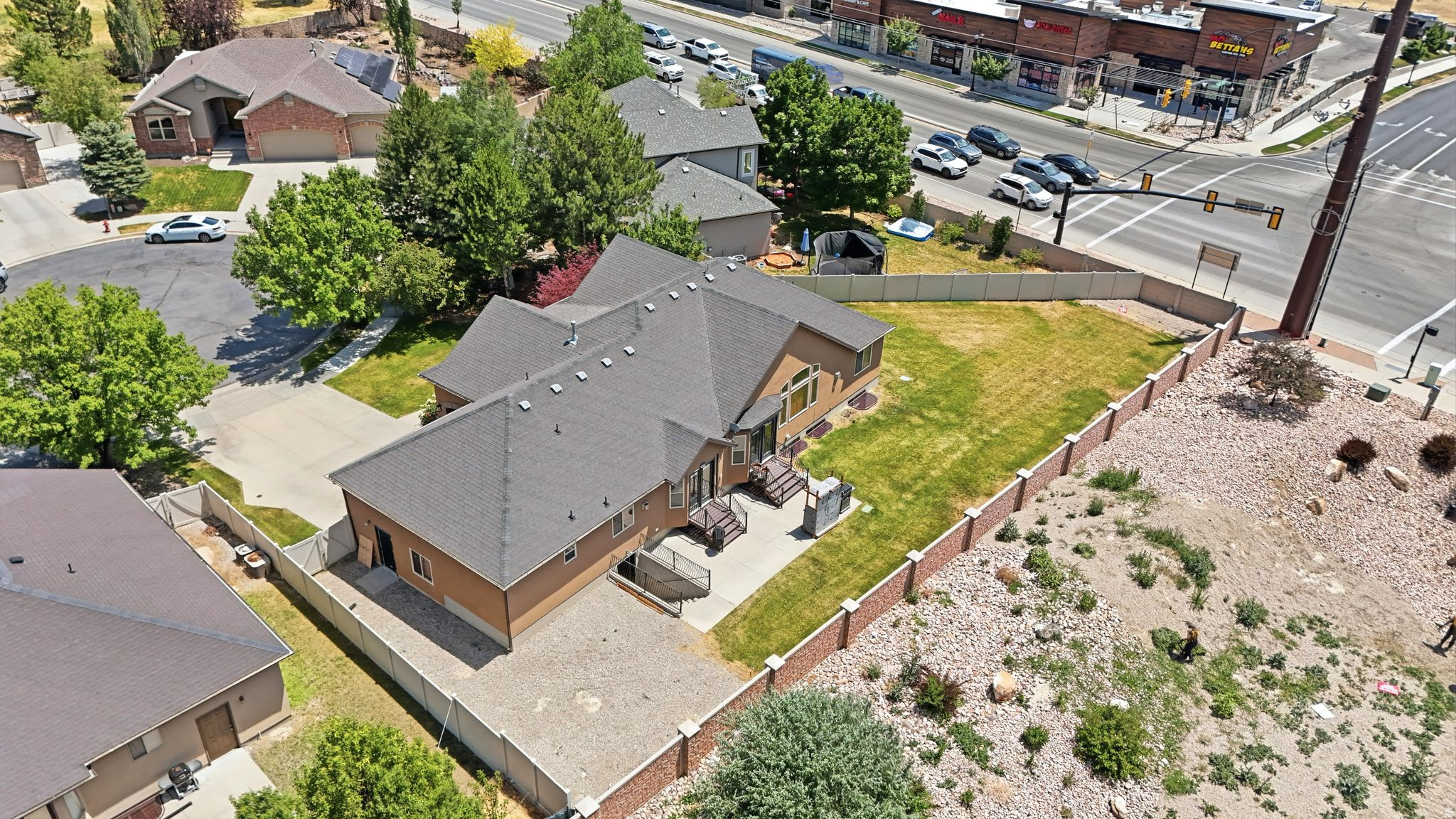 LUCAS DELL - Residential