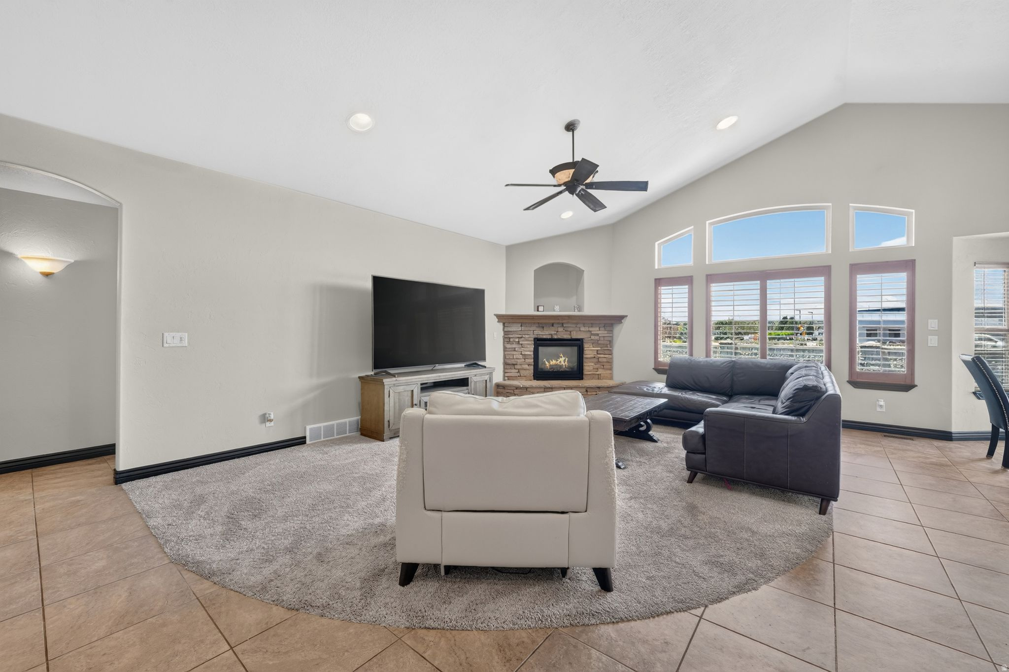 LUCAS DELL - Residential