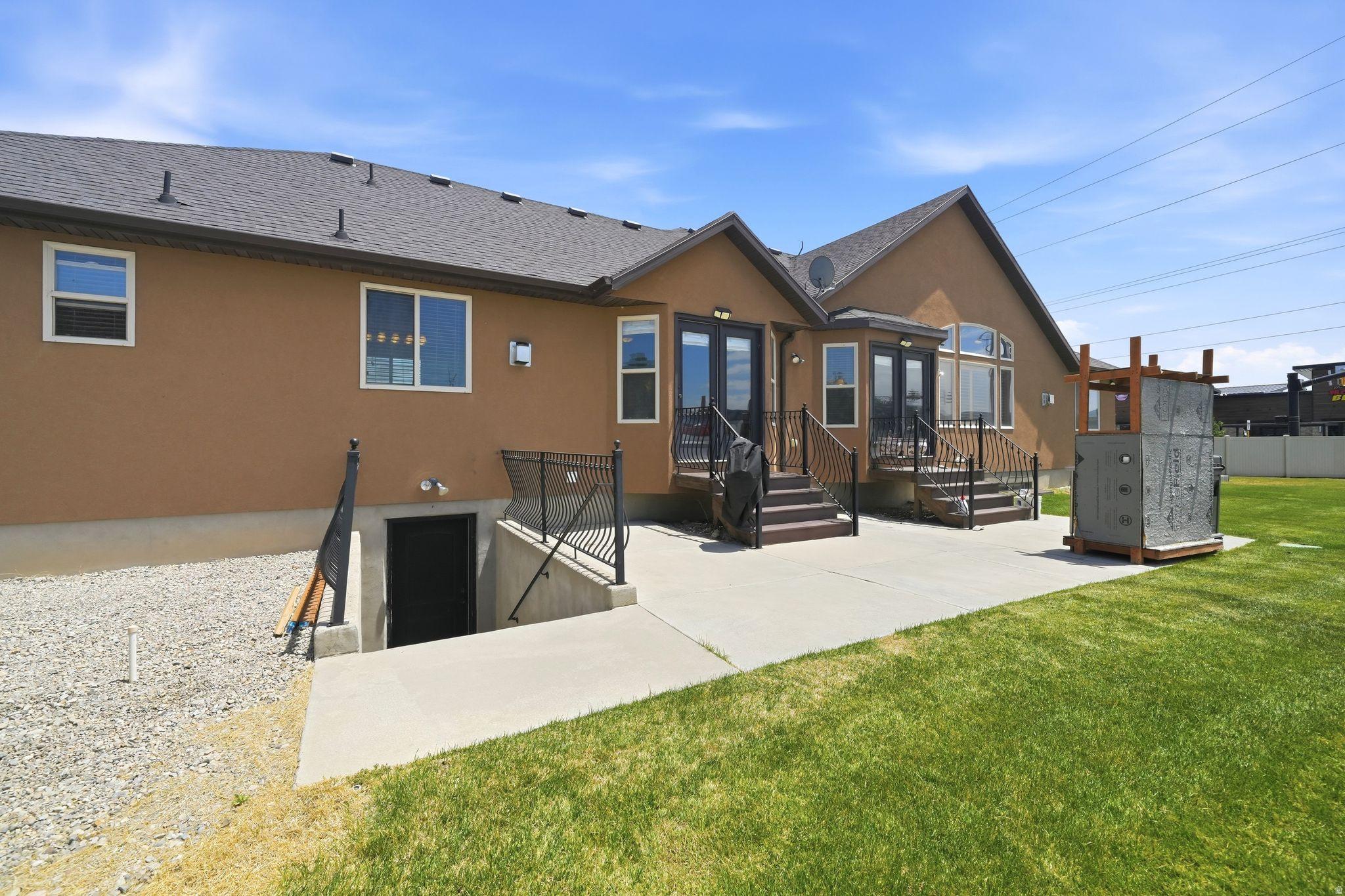 LUCAS DELL - Residential