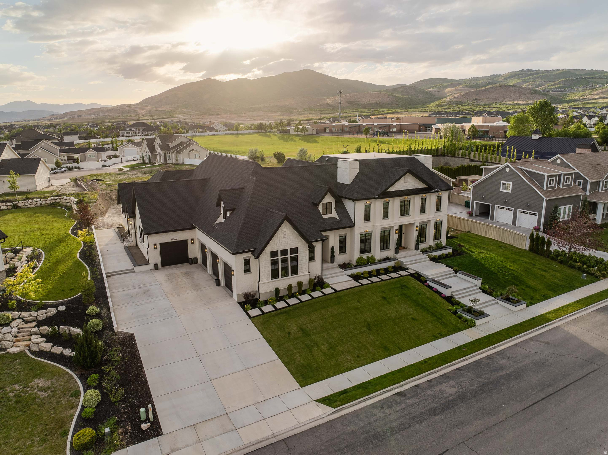 HIGHLAND FIELDS - Residential