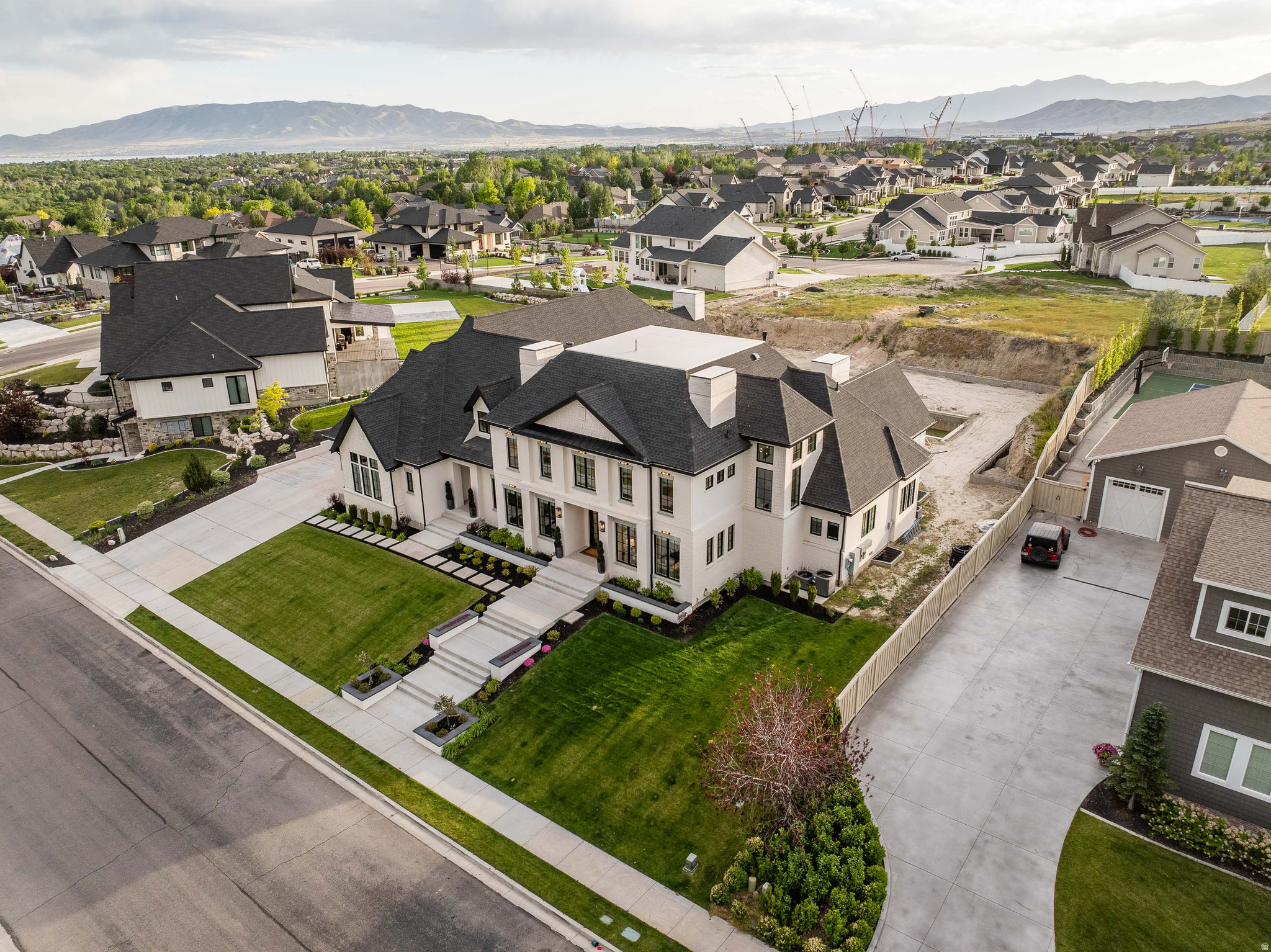 HIGHLAND FIELDS - Residential