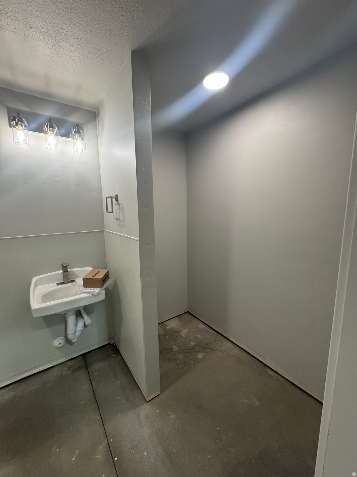 LAKE SHORE SUB - Commercial Sale