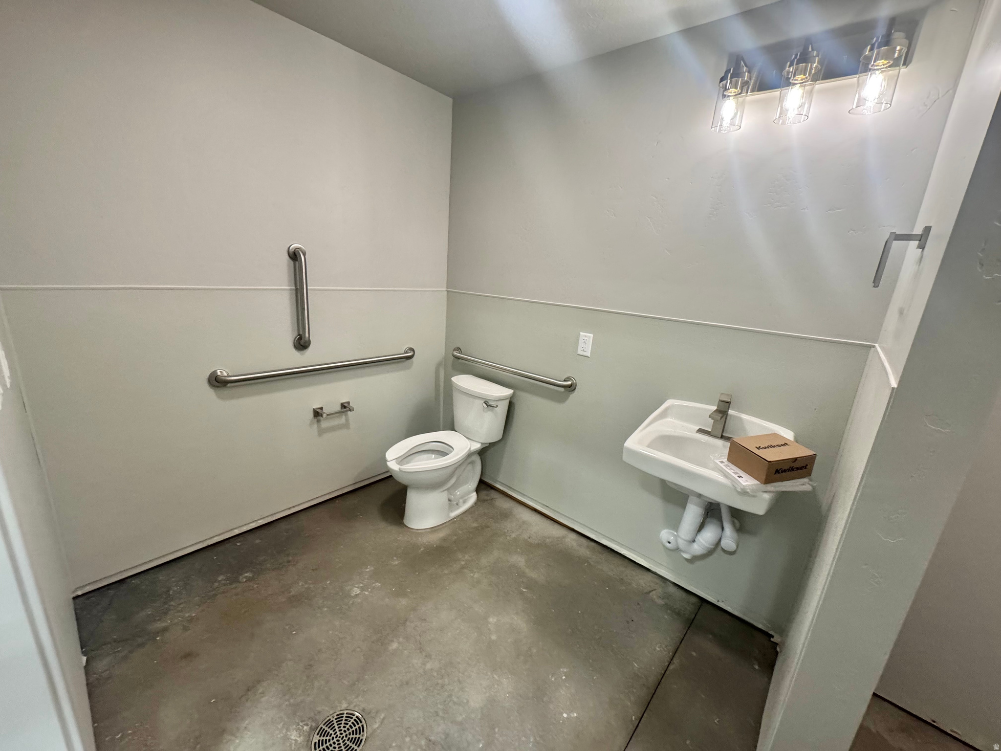 LAKE SHORE SUB - Commercial Sale