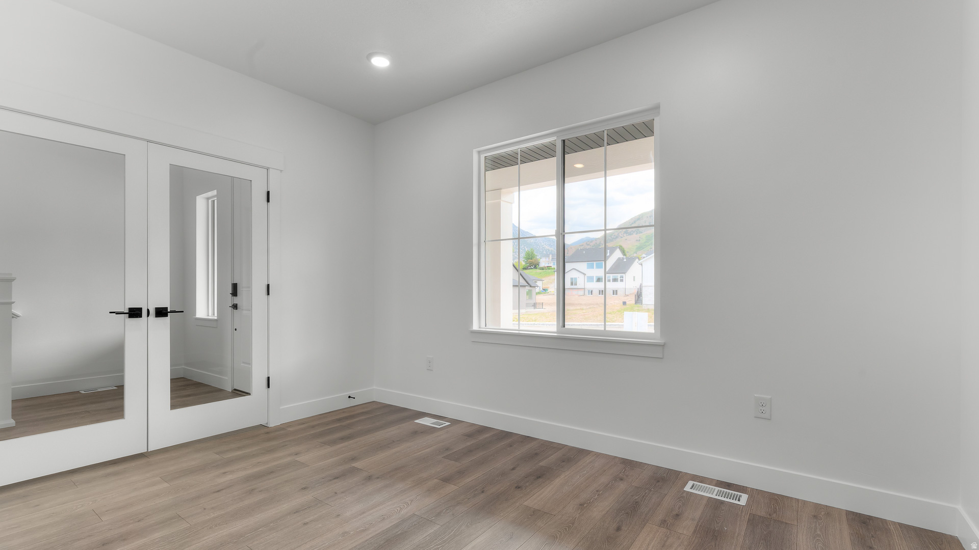 THE MAJORS - Residential