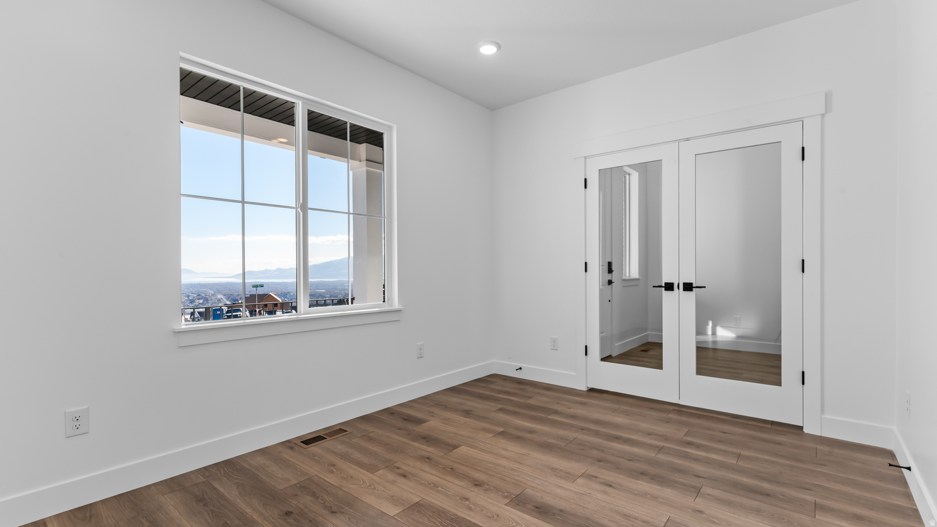 THE MAJORS - Residential
