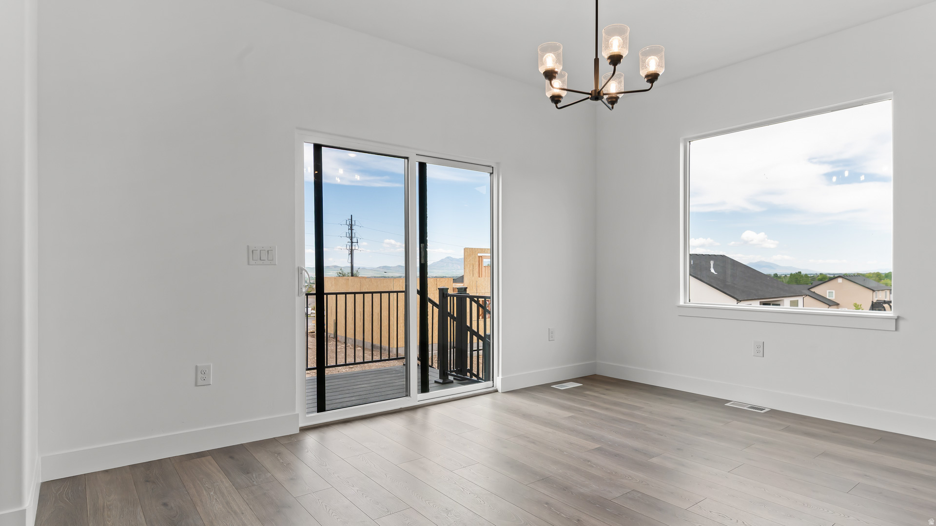 THE MAJORS - Residential