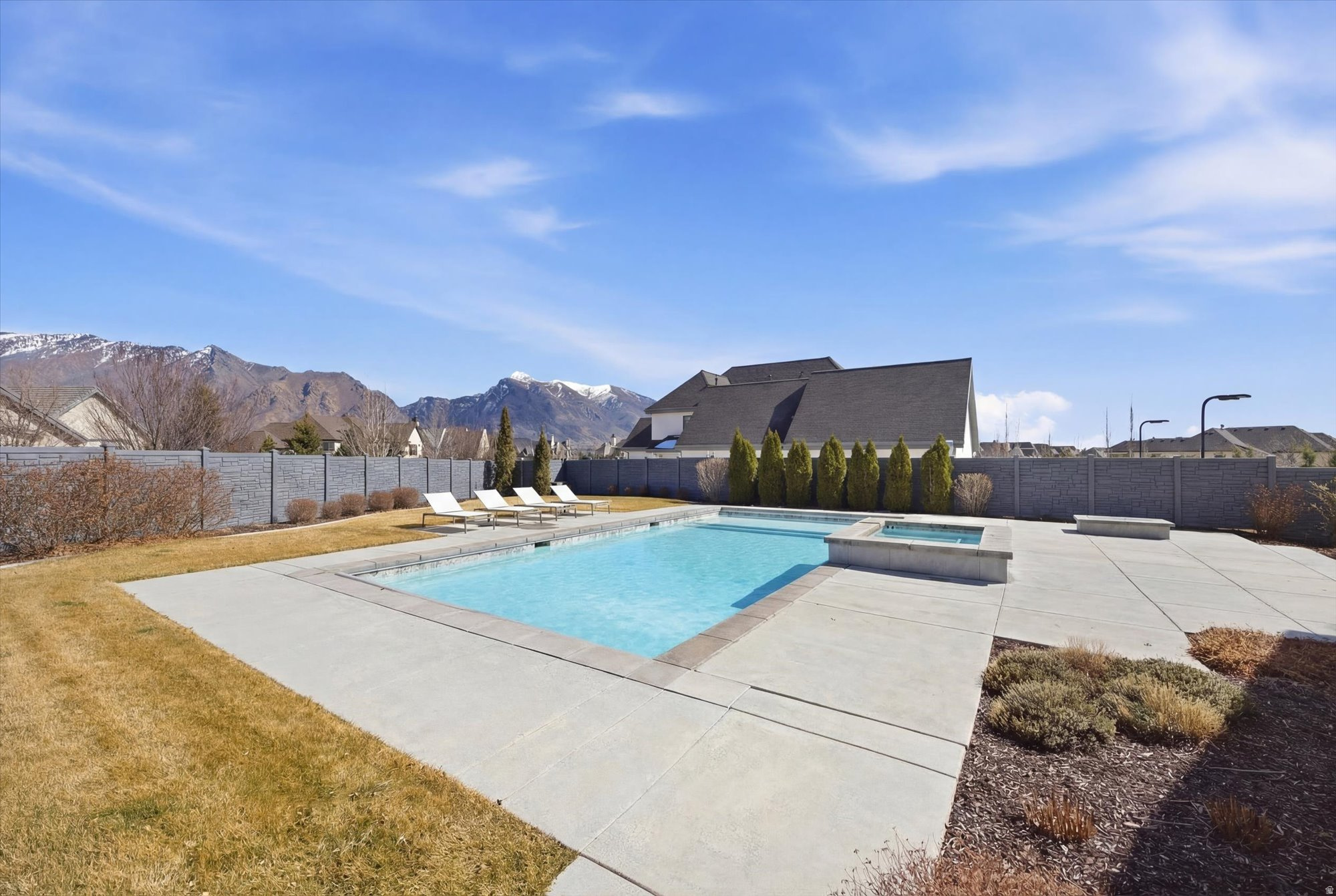 COUNTRY FRENCH ESTATES - Residential