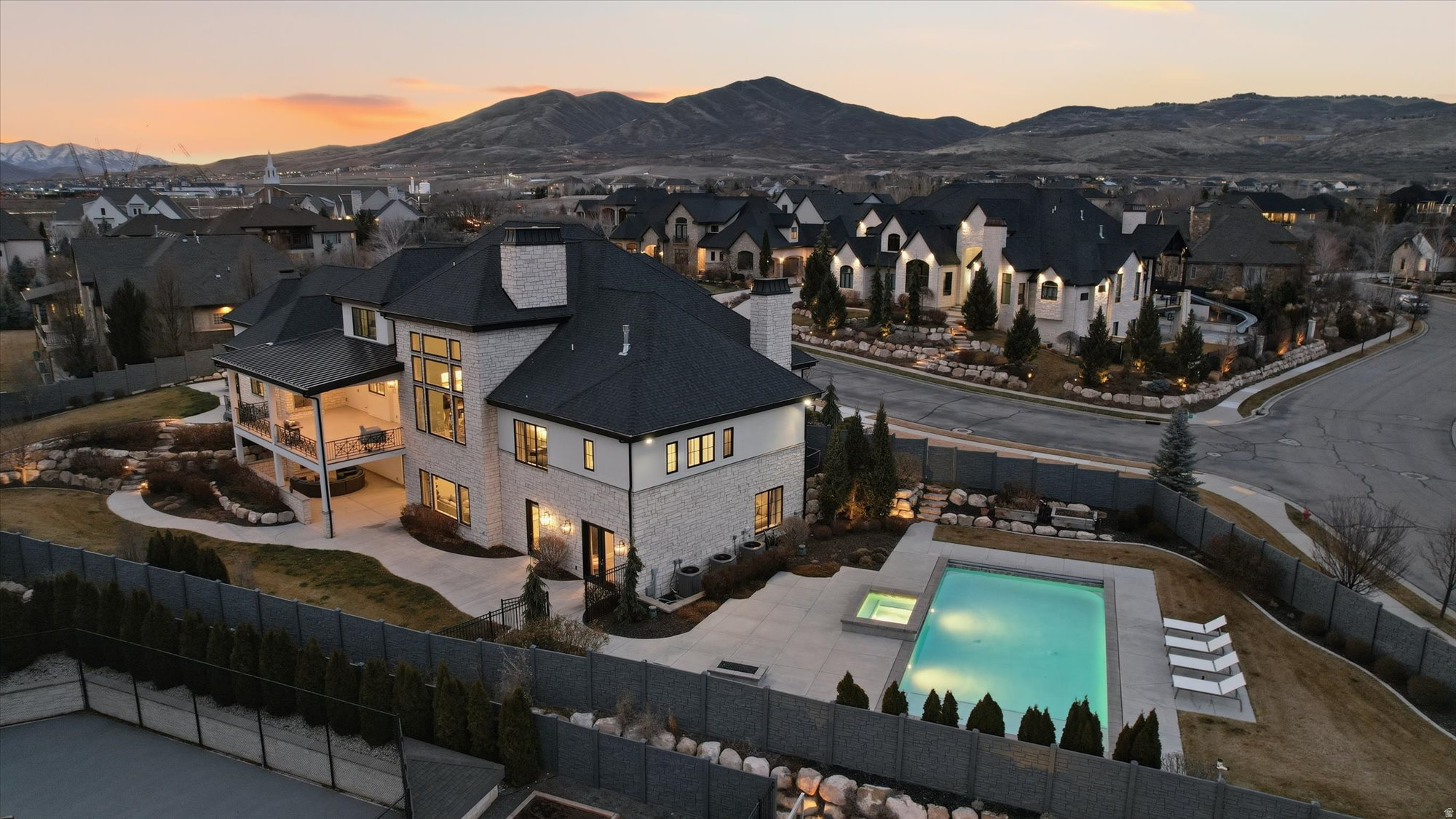 COUNTRY FRENCH ESTATES - Residential