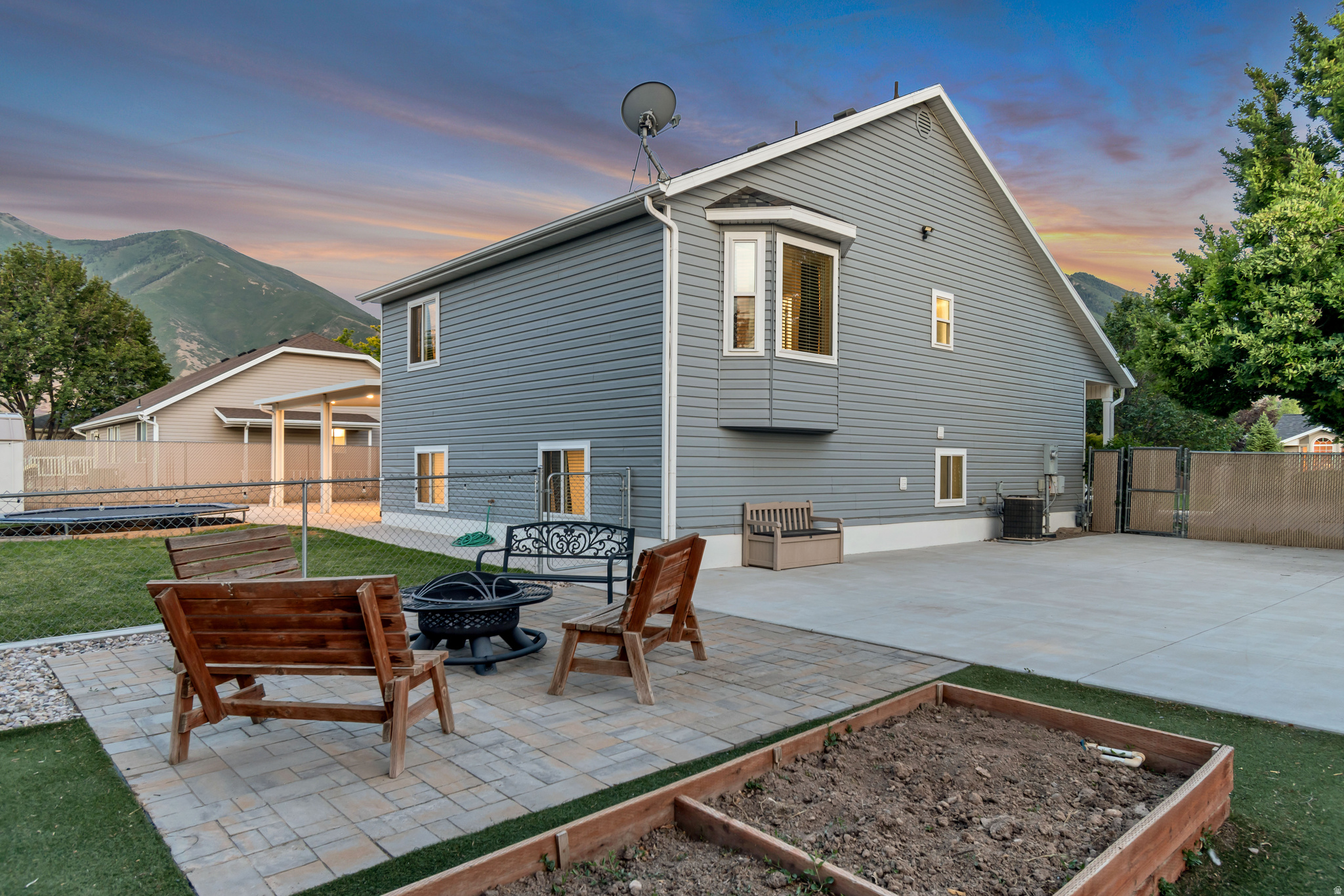 RIDGE - Residential