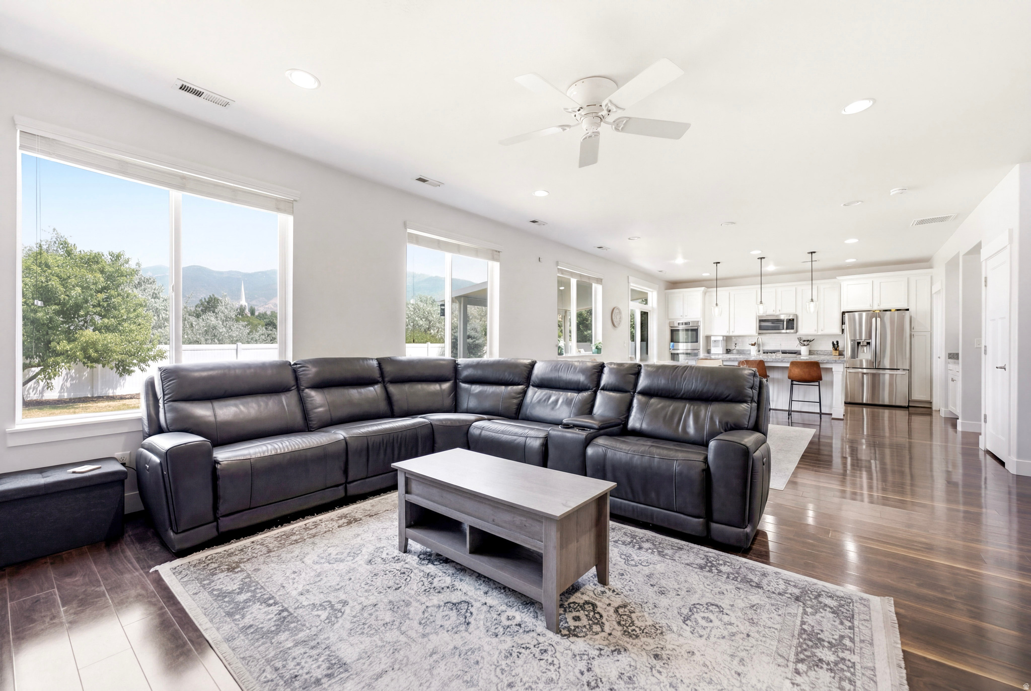HUNTERS CREEK - Residential
