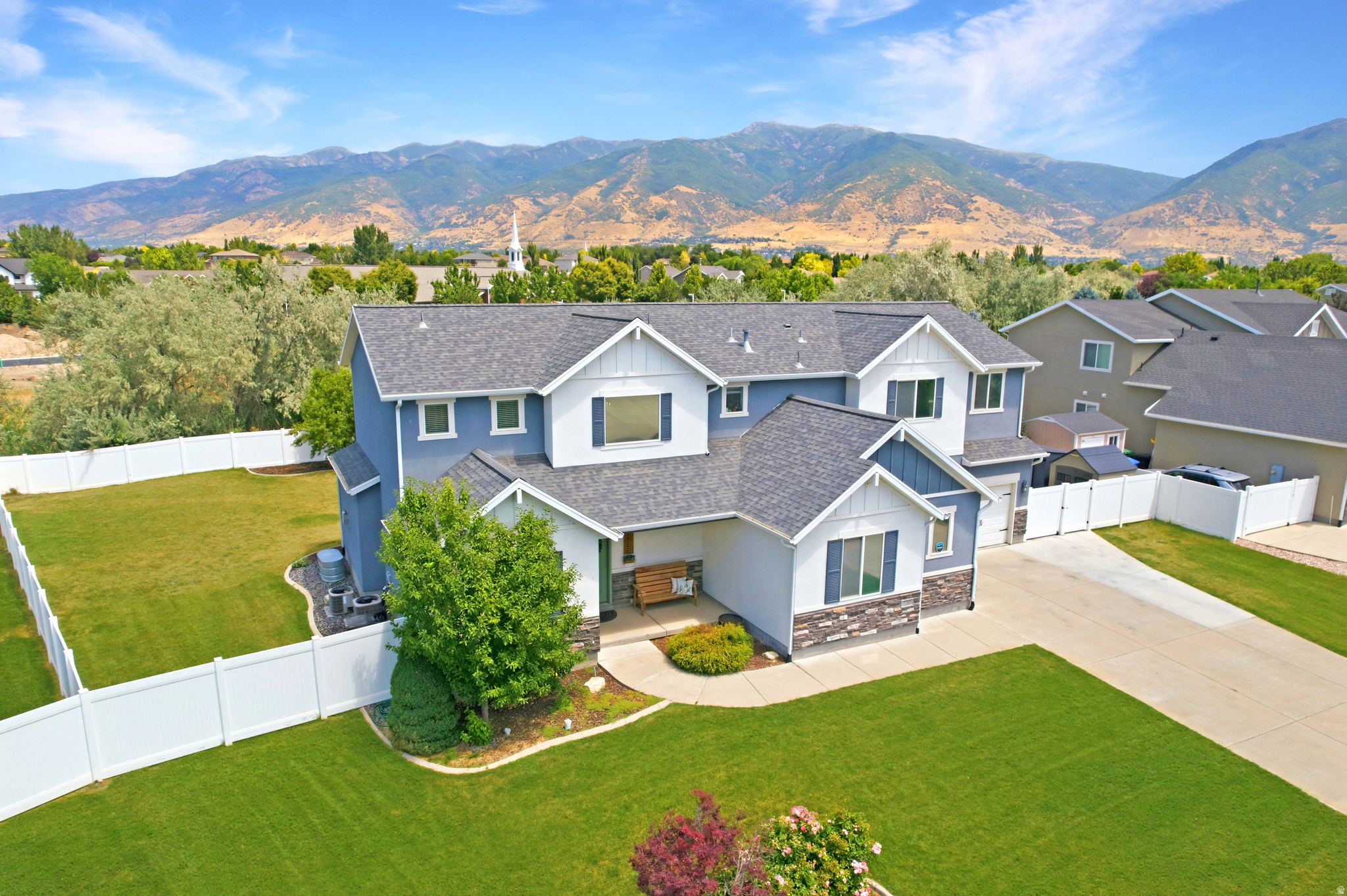HUNTERS CREEK - Residential