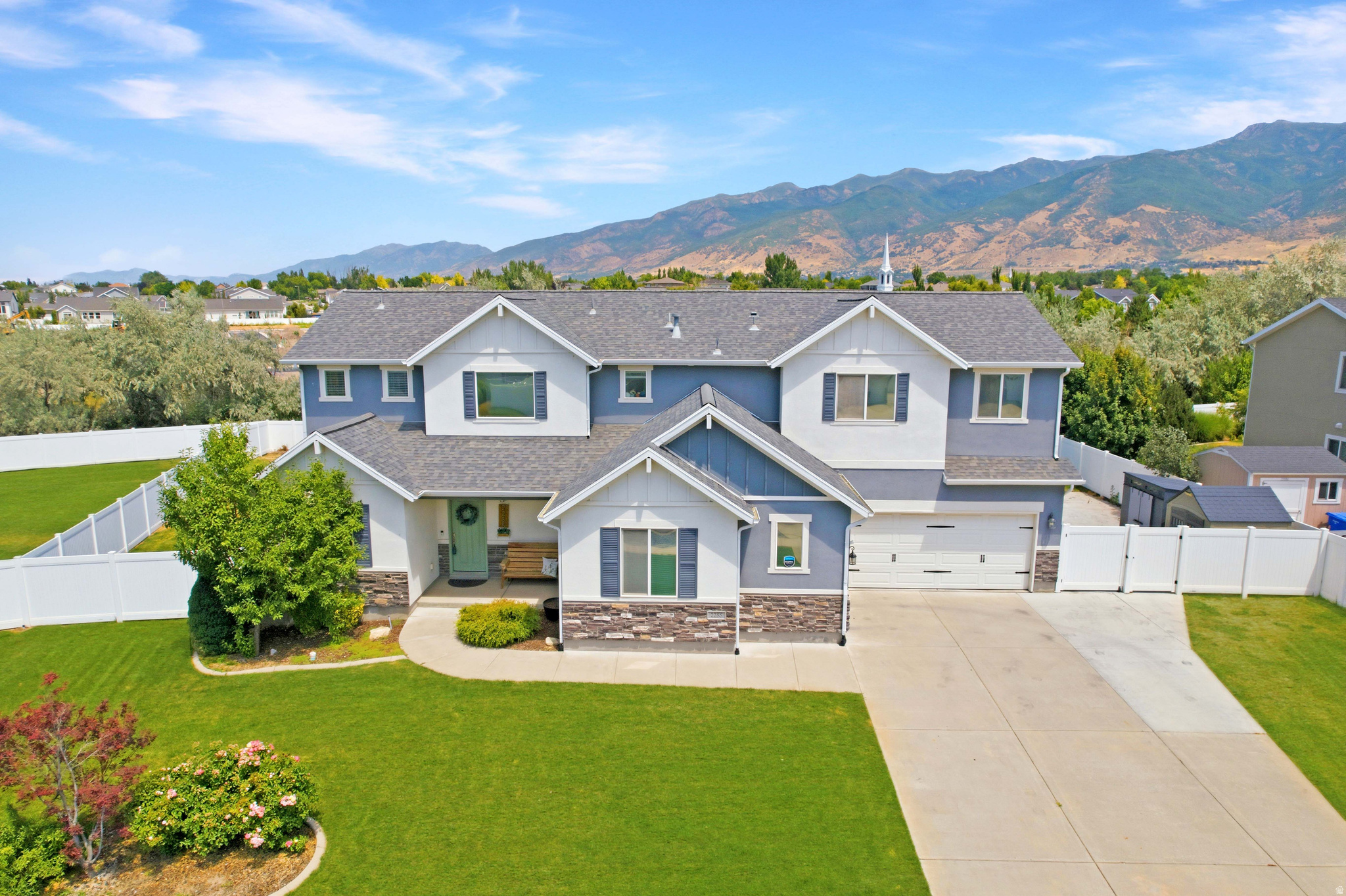 HUNTERS CREEK - Residential