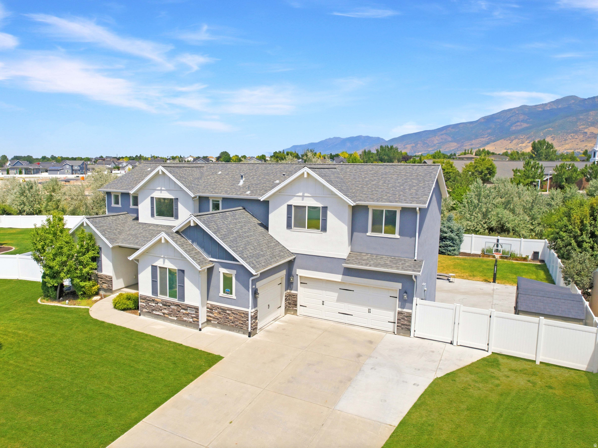 HUNTERS CREEK - Residential