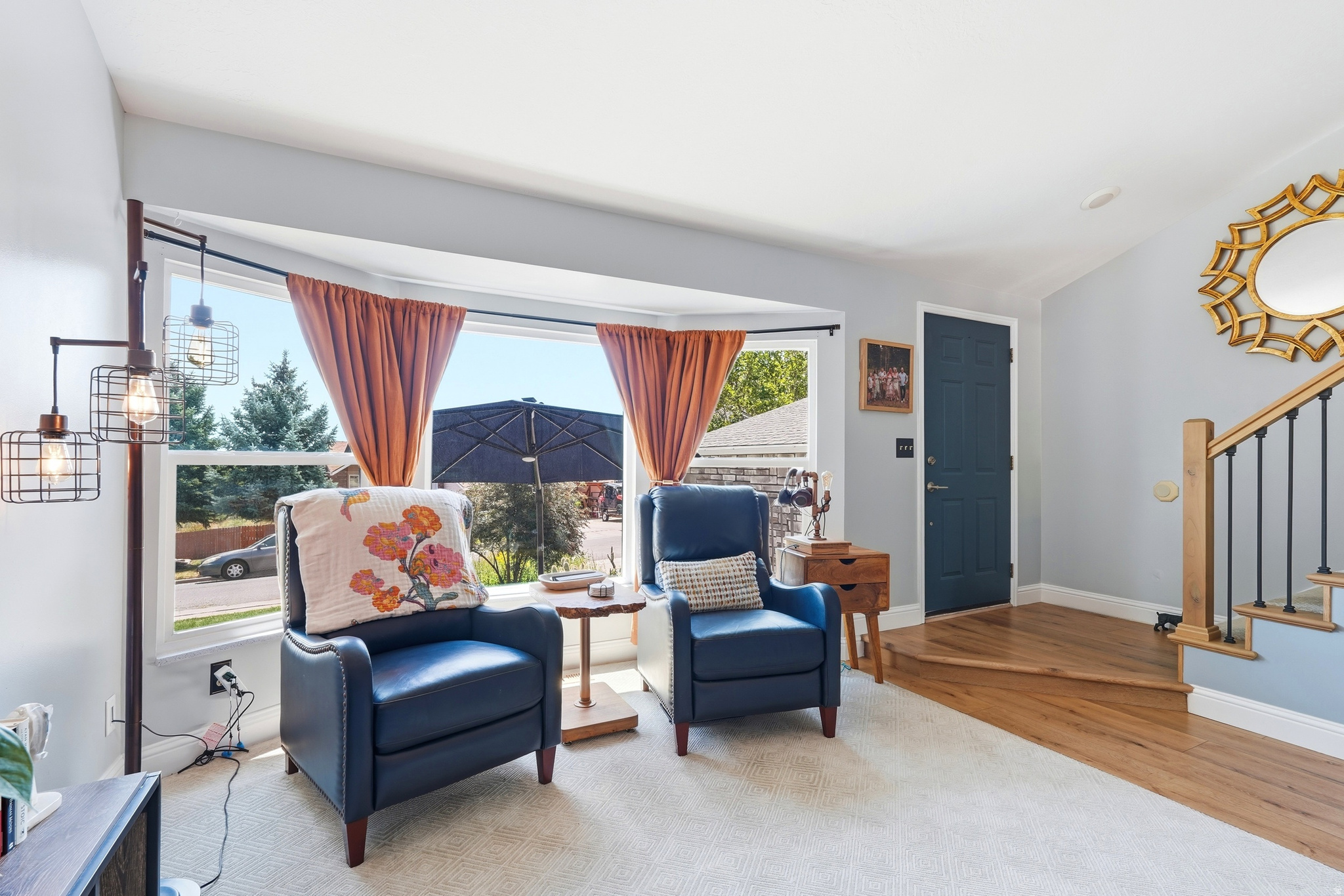 COUNTRY HOLLOW - Residential