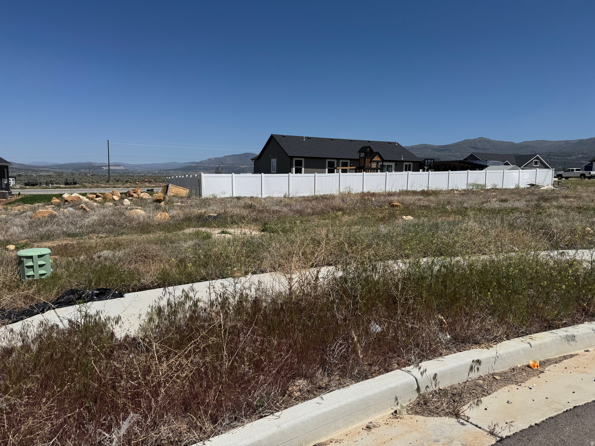 Welcome to Mountainville Farms, a new single residence subdivision in Mount Pleasant.  This lot is locateed in a culdasac with paved roads, curb and gutter.  Bring your builder and build your dream home!  Buyer and buyer's agent to verify all information.