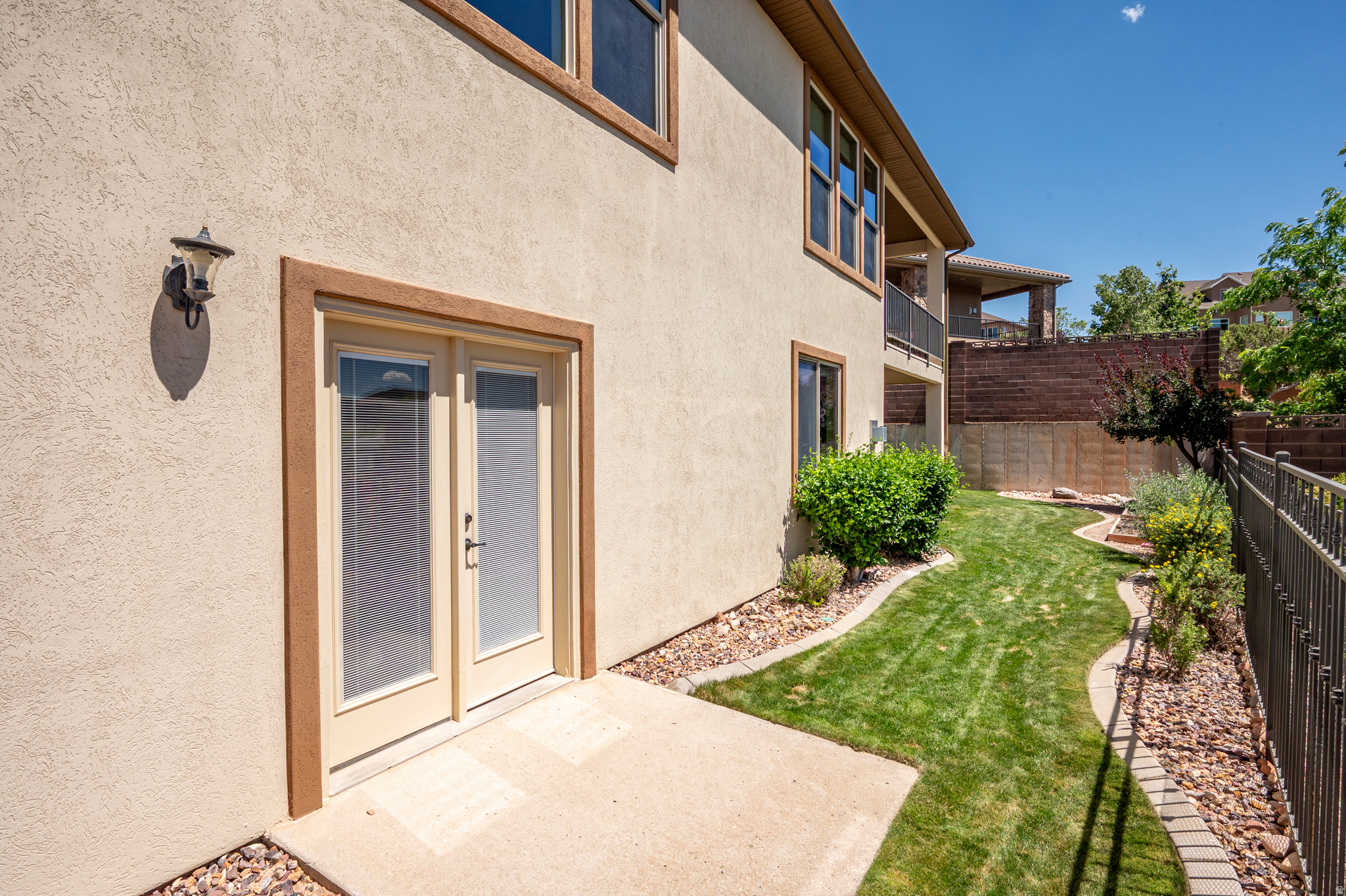 MESA HILLS - Residential