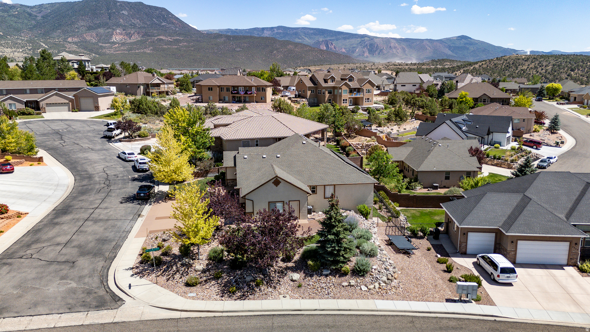 MESA HILLS - Residential