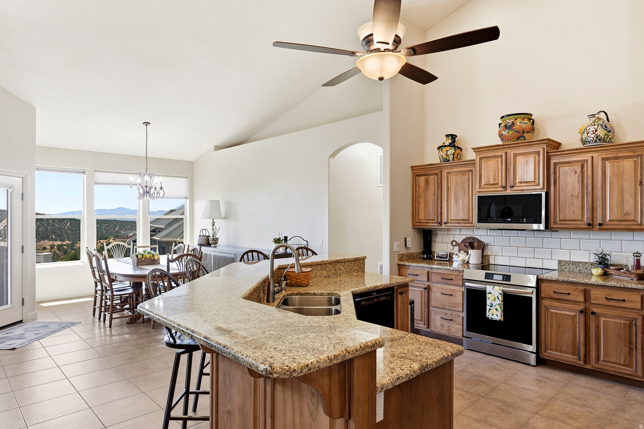 MESA HILLS - Residential