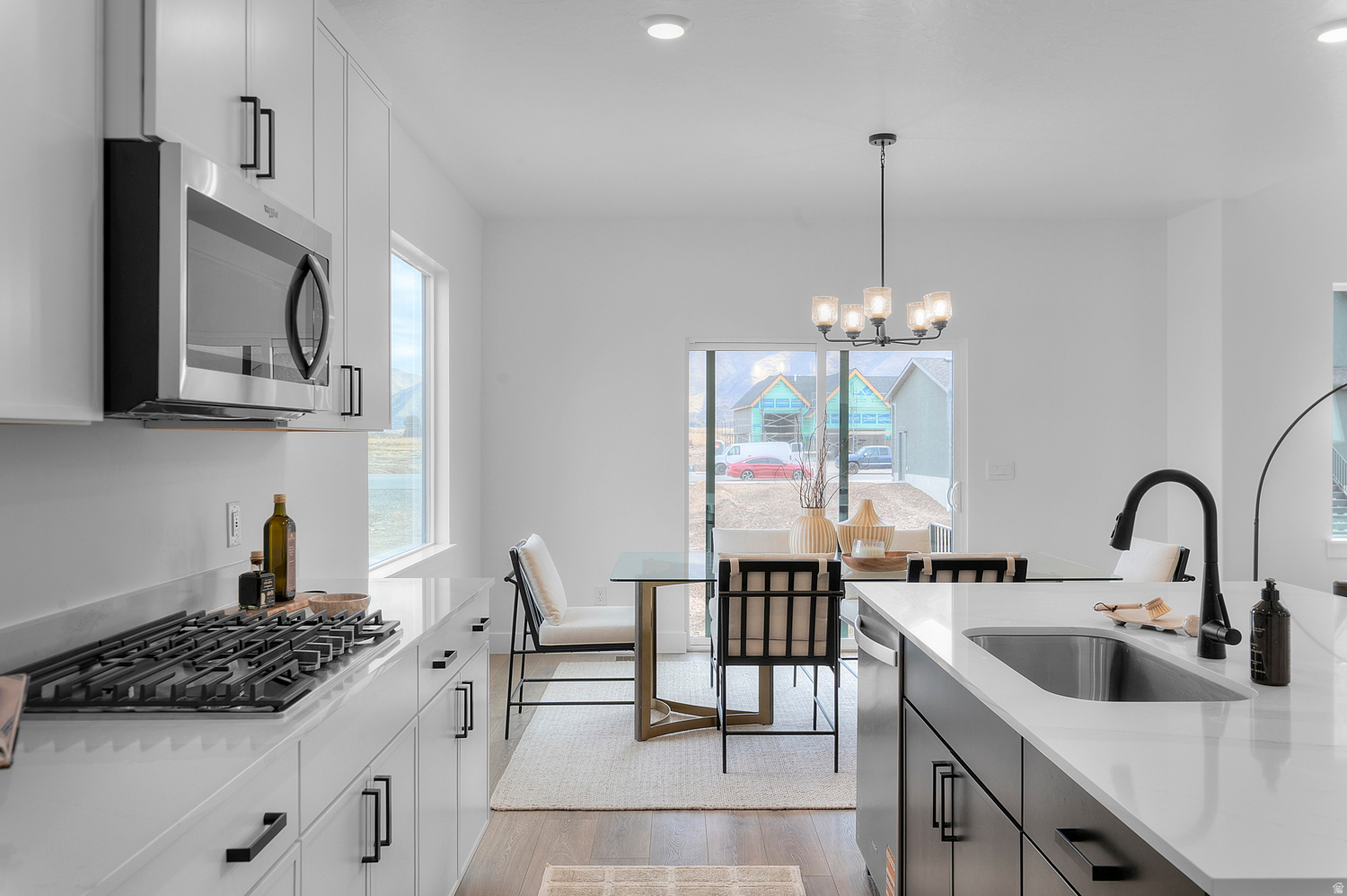 MOUNTAINSIDE ESTATES - Residential