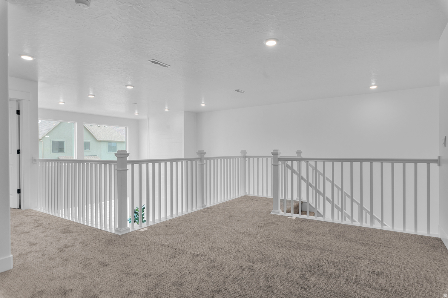 MOUNTAINSIDE ESTATES - Residential