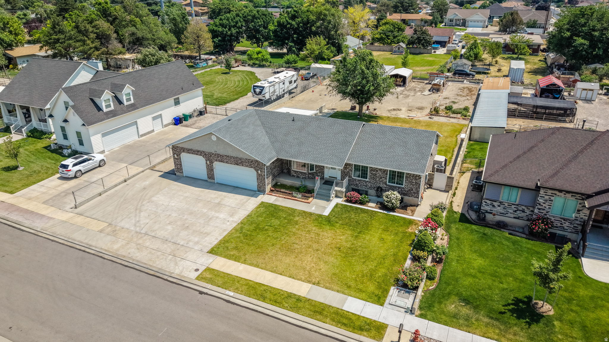 COLONIAL PARK - Residential