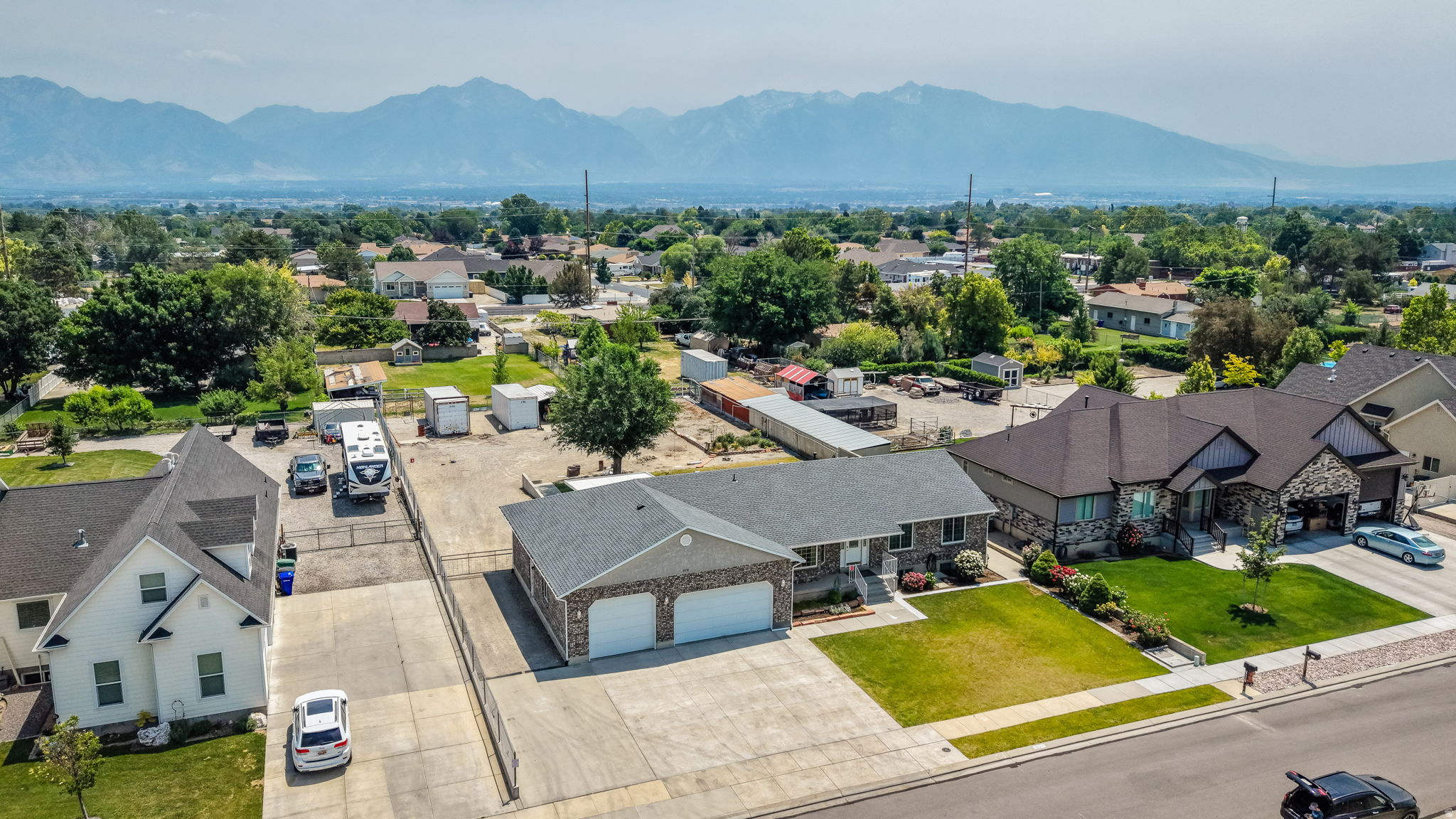 COLONIAL PARK - Residential
