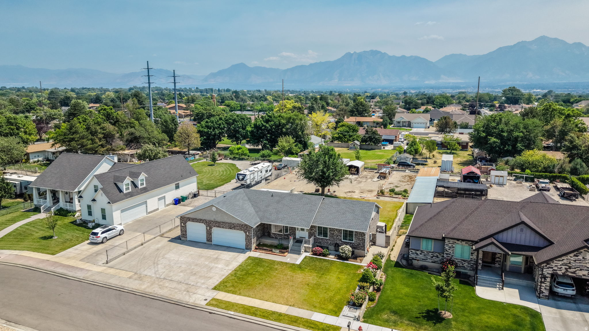 COLONIAL PARK - Residential