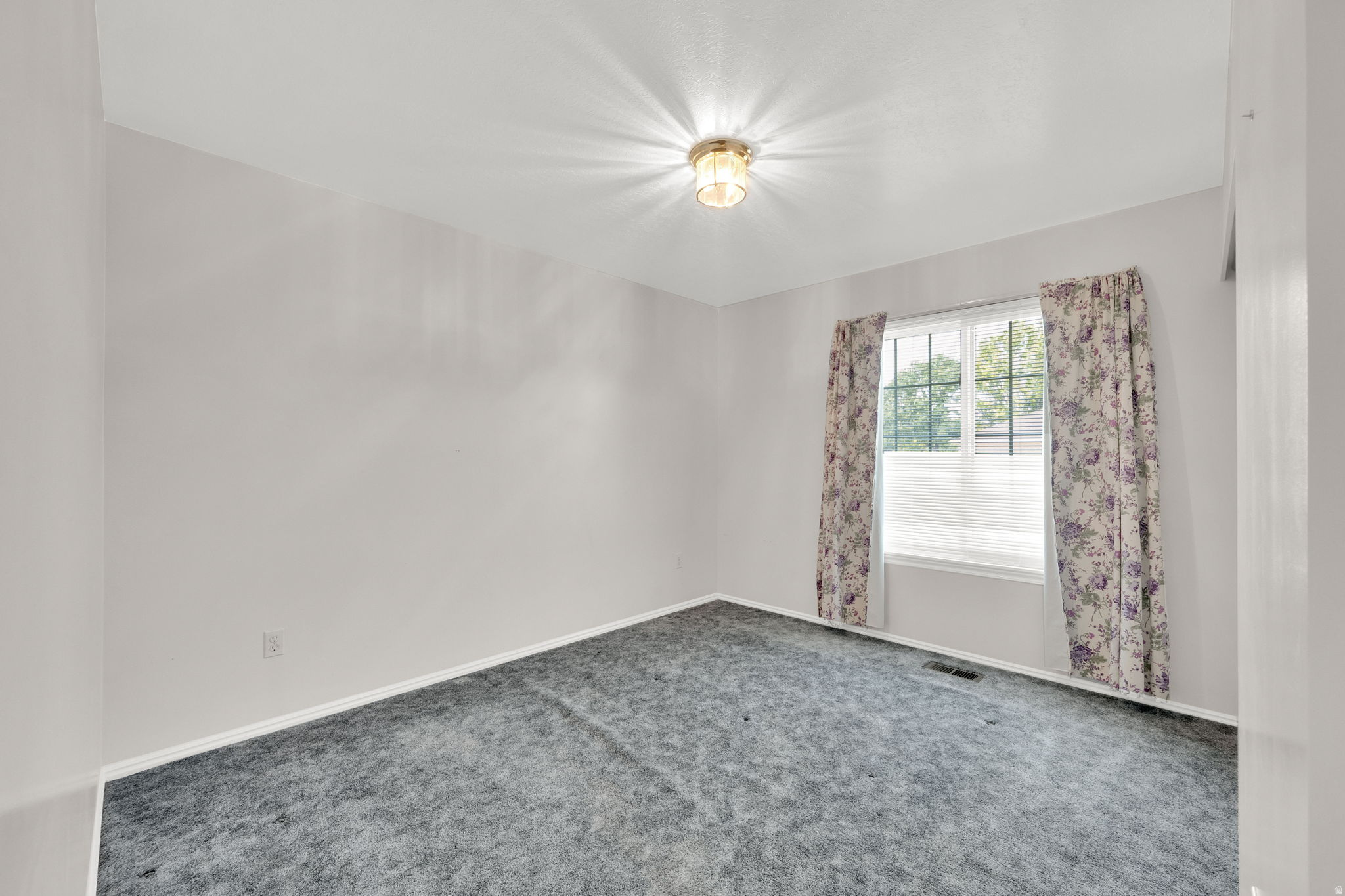 COLONIAL PARK - Residential