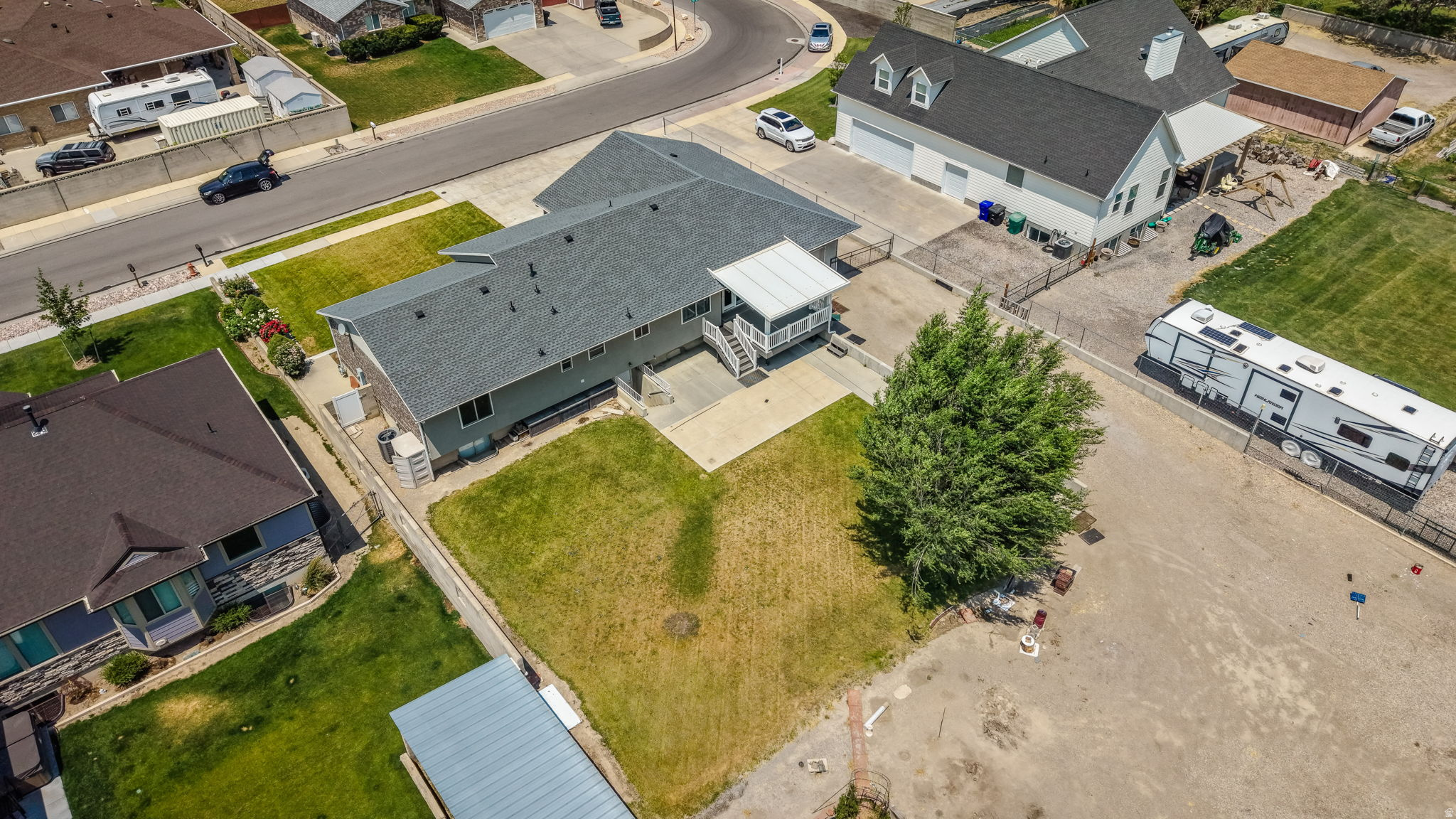 COLONIAL PARK - Residential