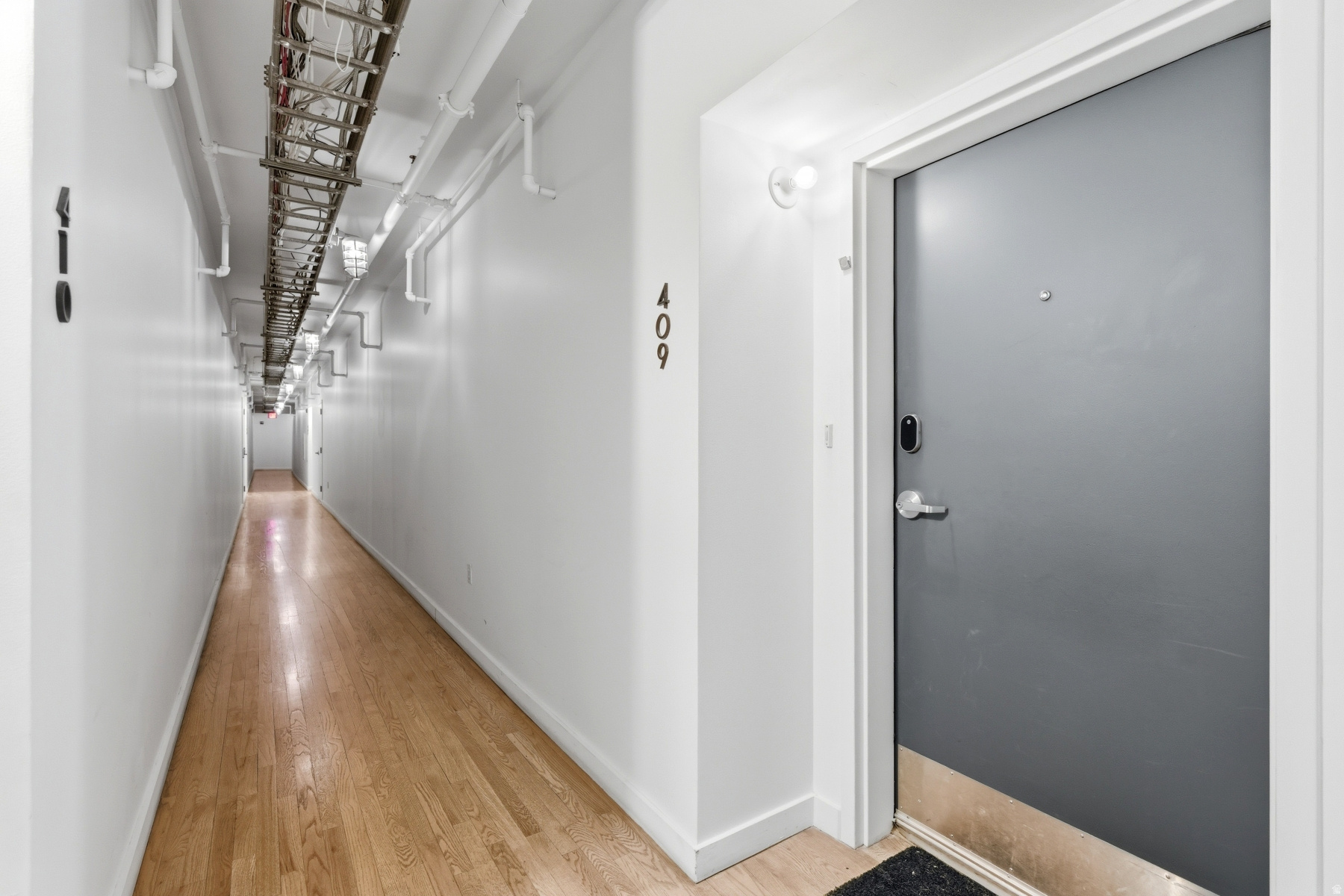 BROADWAY LOFTS - Residential