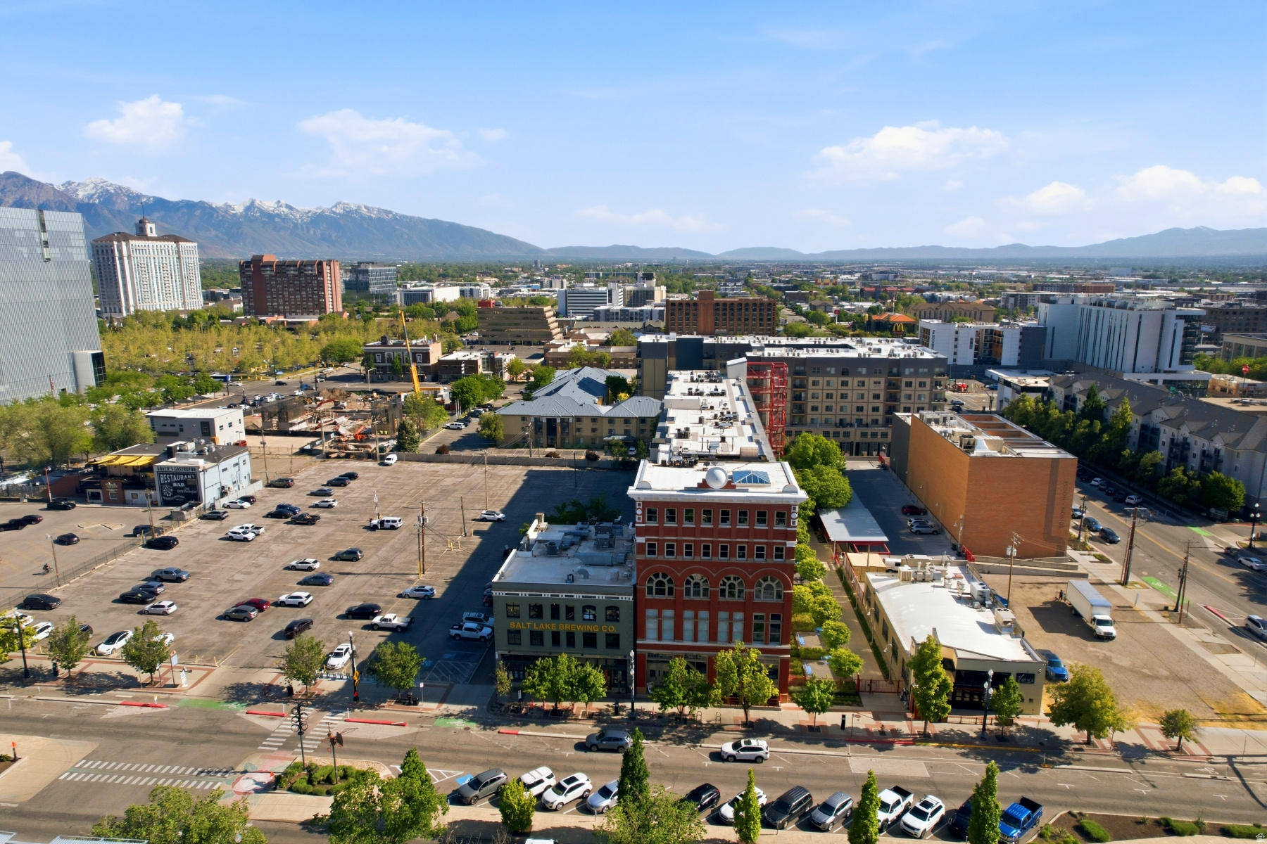 BROADWAY LOFTS - Residential