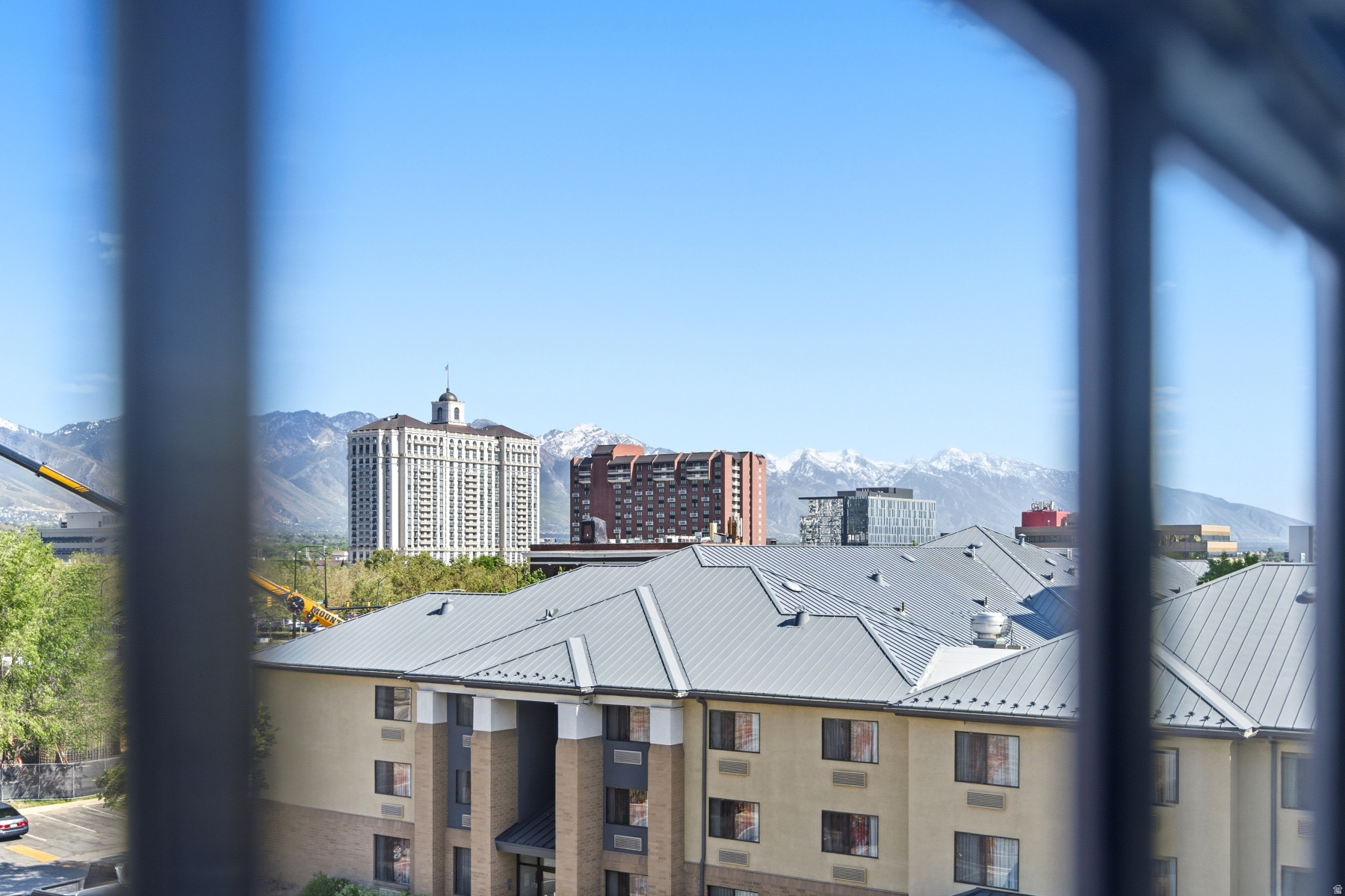 BROADWAY LOFTS - Residential