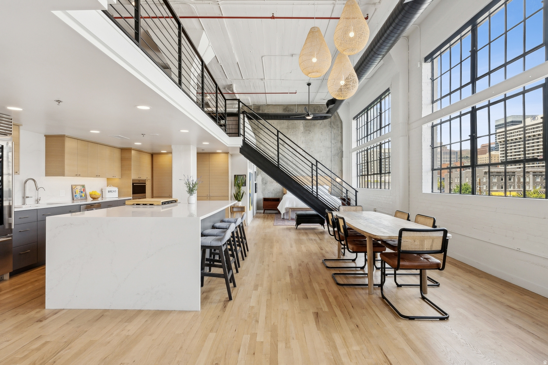 BROADWAY LOFTS - Residential