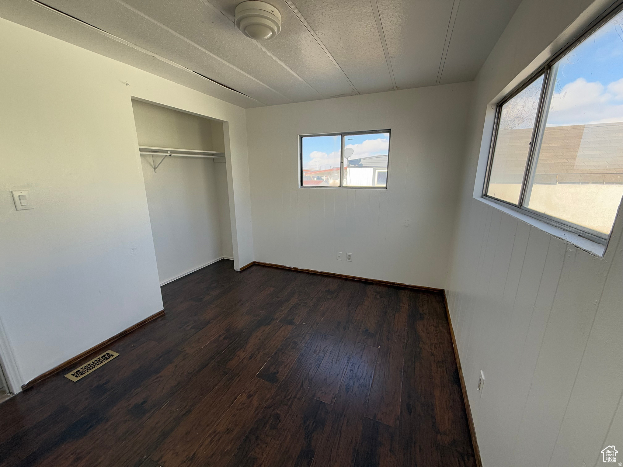 MOUNTAIN VIEW - Residential