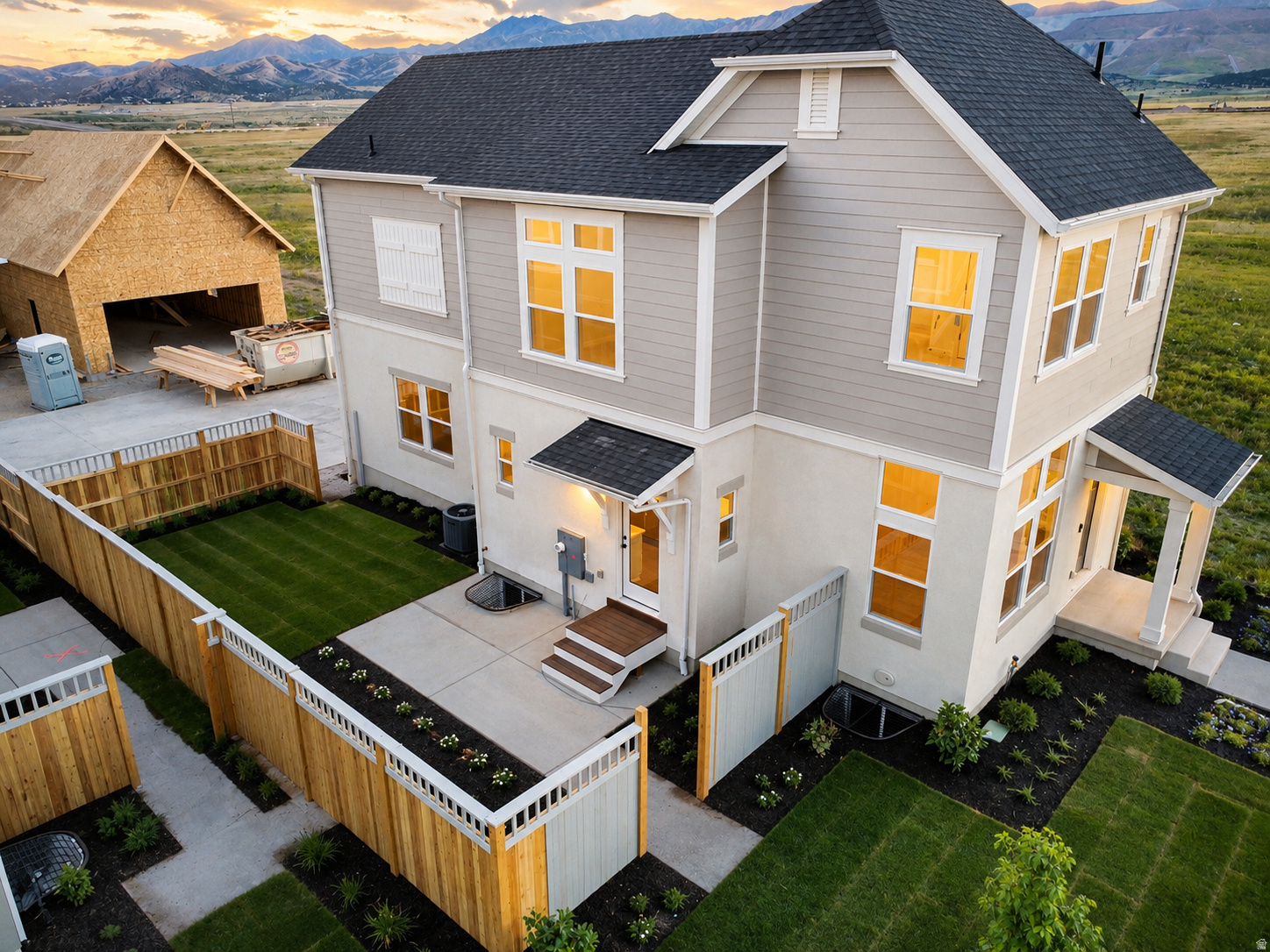 DAYBREAK - Residential