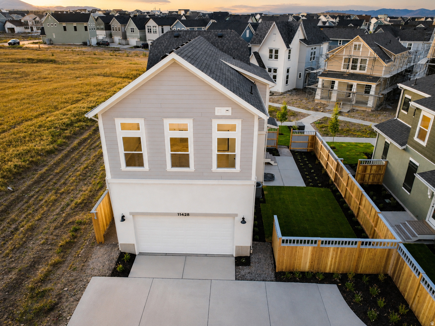 DAYBREAK - Residential